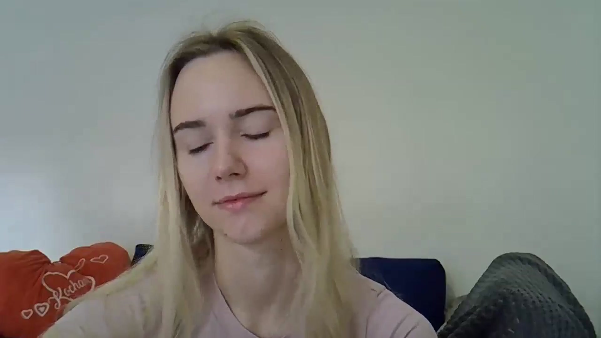 Gallery image thumbnail from Ocean__Soul's myfreecams stream on, 04/22/2025, 08:28 image 6 of 20