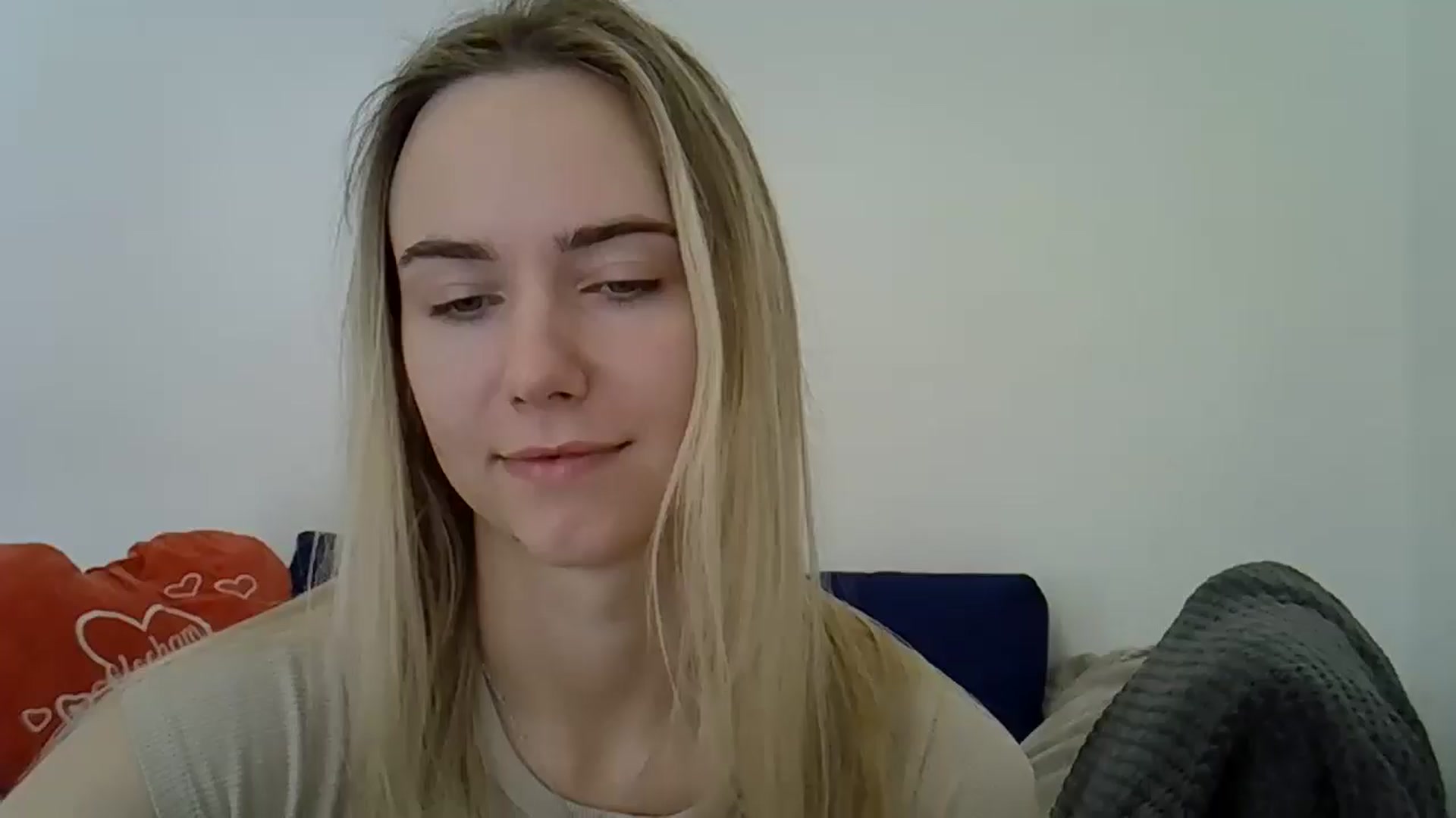 Gallery image thumbnail from Ocean__Soul's myfreecams stream on, 04/24/2025, 09:17 image 14 of 20