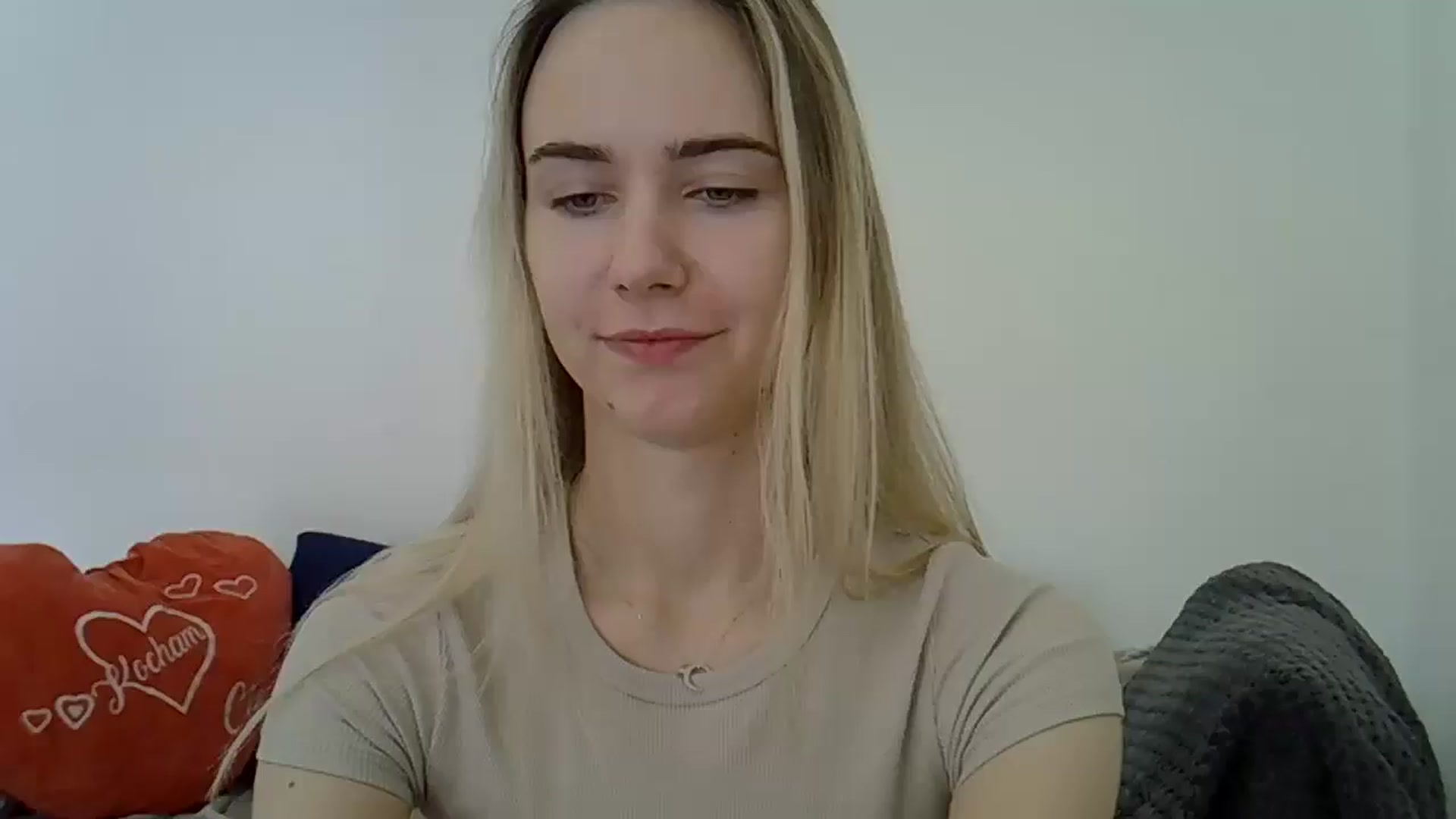 Gallery image thumbnail from Ocean__Soul's myfreecams stream on, 04/24/2025, 09:17 image 7 of 20