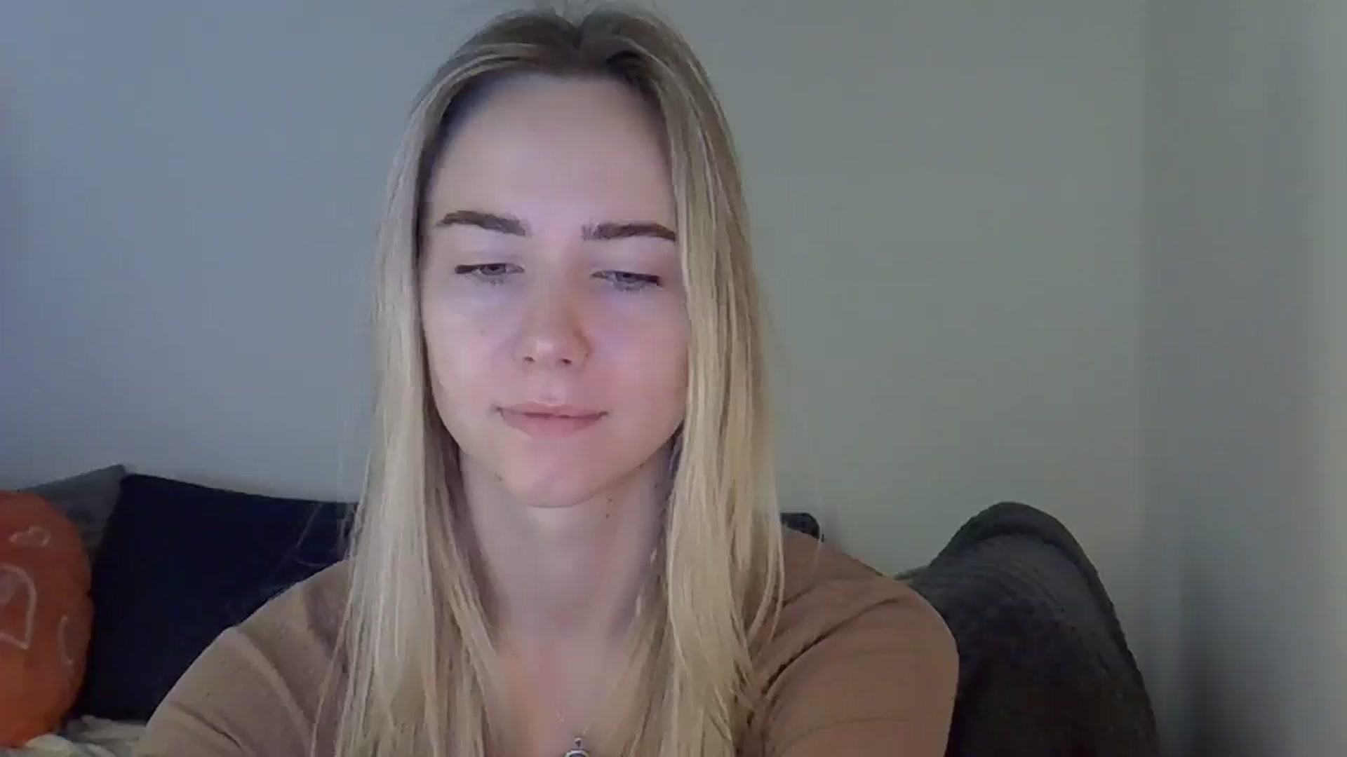 Gallery image thumbnail from Ocean__Soul's myfreecams stream on, 04/25/2025, 06:15 image 2 of 20