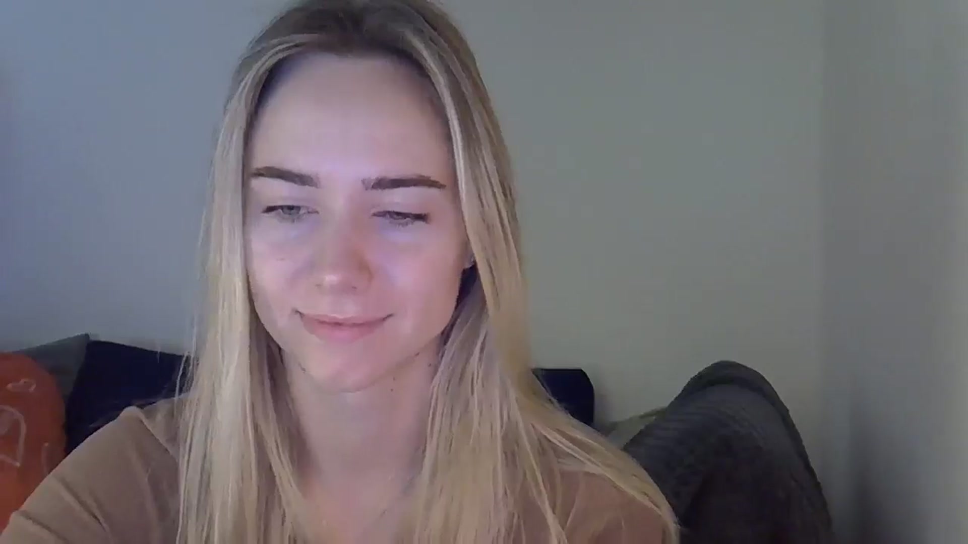 Gallery image thumbnail from Ocean__Soul's myfreecams stream on, 04/25/2025, 06:15 image 19 of 20