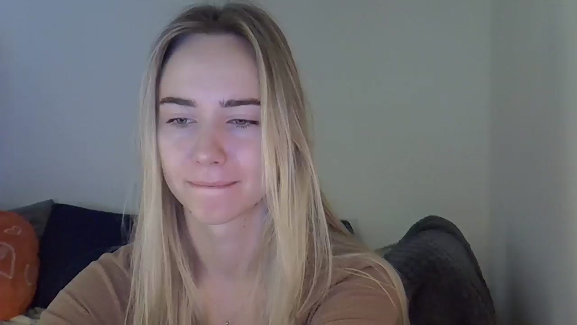 Gallery image thumbnail from Ocean__Soul's myfreecams stream on, 04/25/2025, 06:15 image 9 of 20