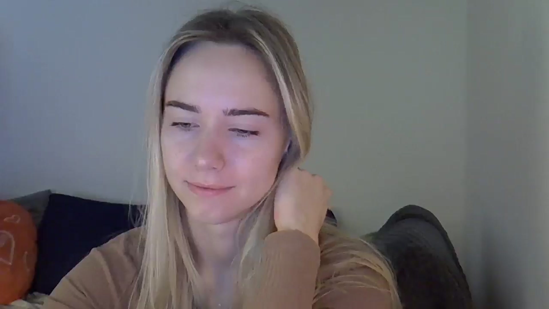 Gallery image thumbnail from Ocean__Soul's myfreecams stream on, 04/25/2025, 06:15 image 4 of 20
