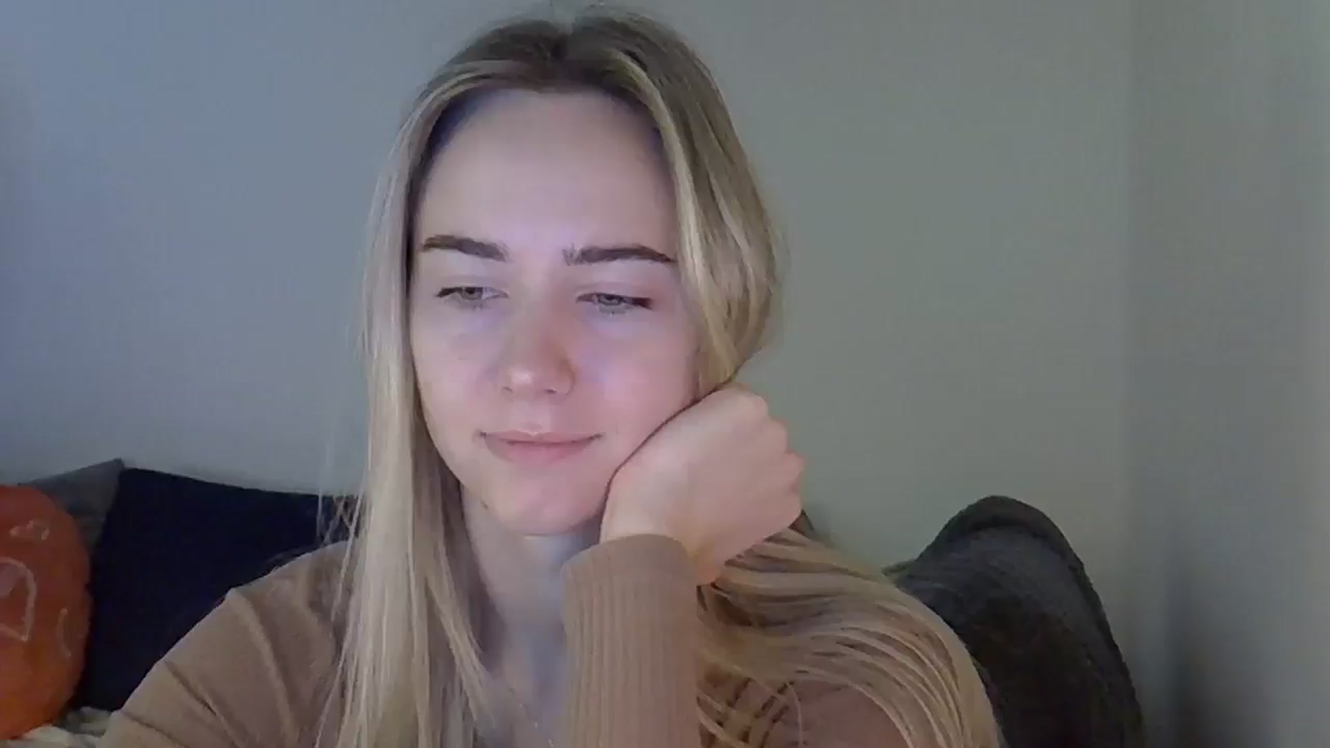 Gallery image thumbnail from Ocean__Soul's myfreecams stream on, 04/25/2025, 06:15 image 3 of 20