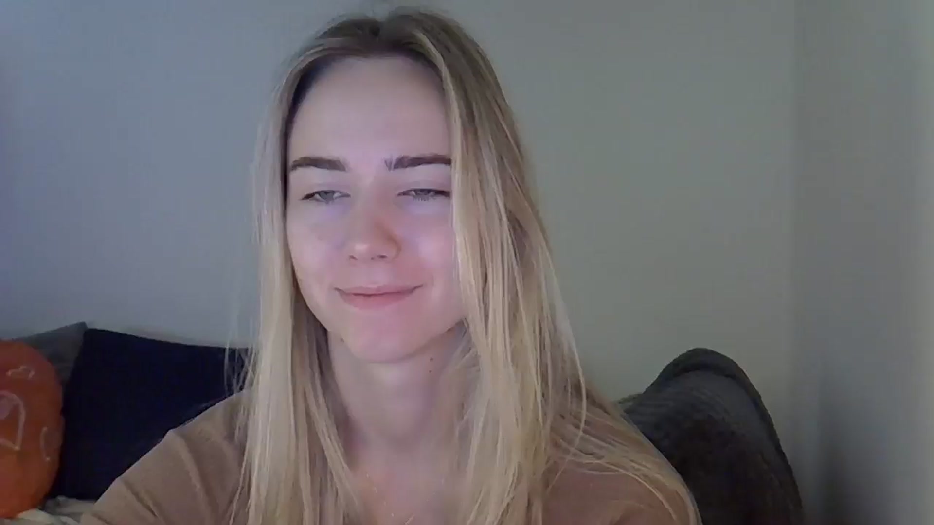 Gallery image thumbnail from Ocean__Soul's myfreecams stream on, 04/25/2025, 06:15 image 5 of 20