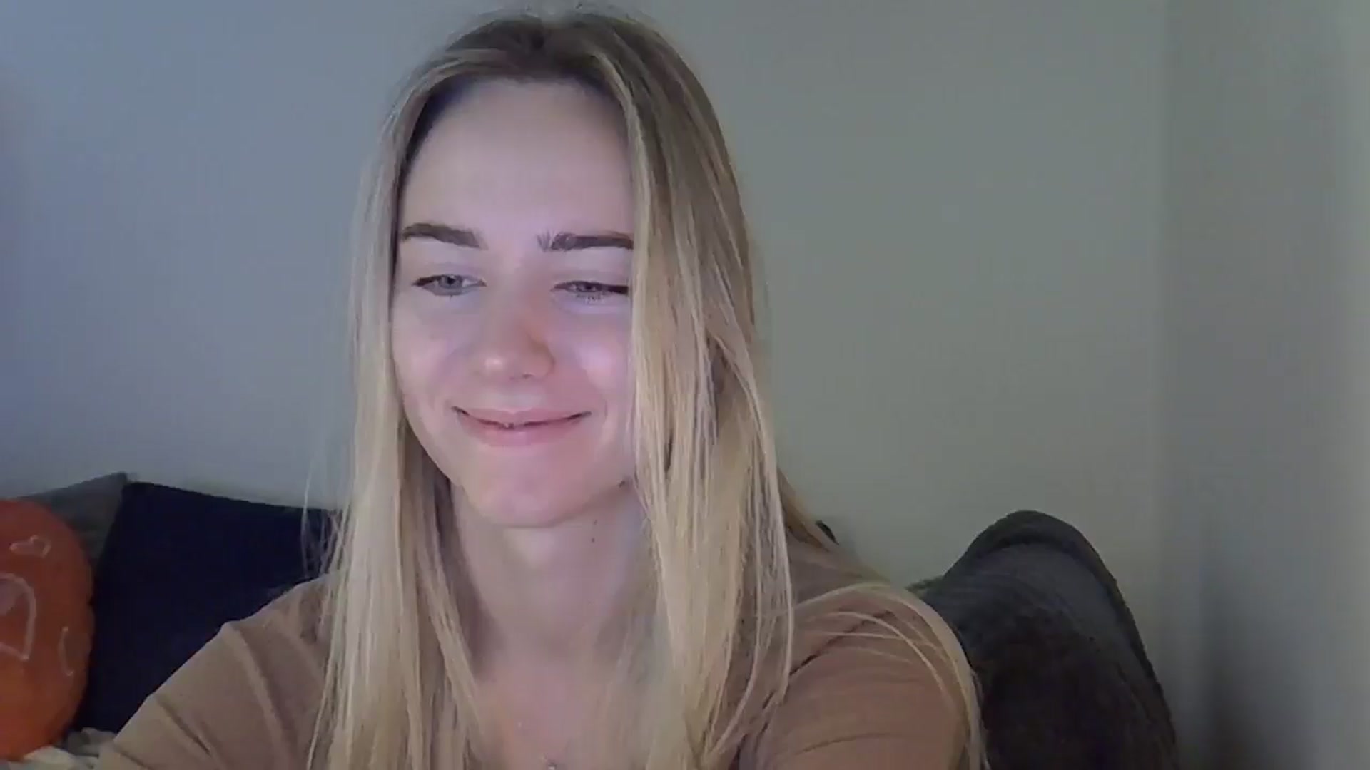 Gallery image thumbnail from Ocean__Soul's myfreecams stream on, 04/25/2025, 06:15 image 8 of 20
