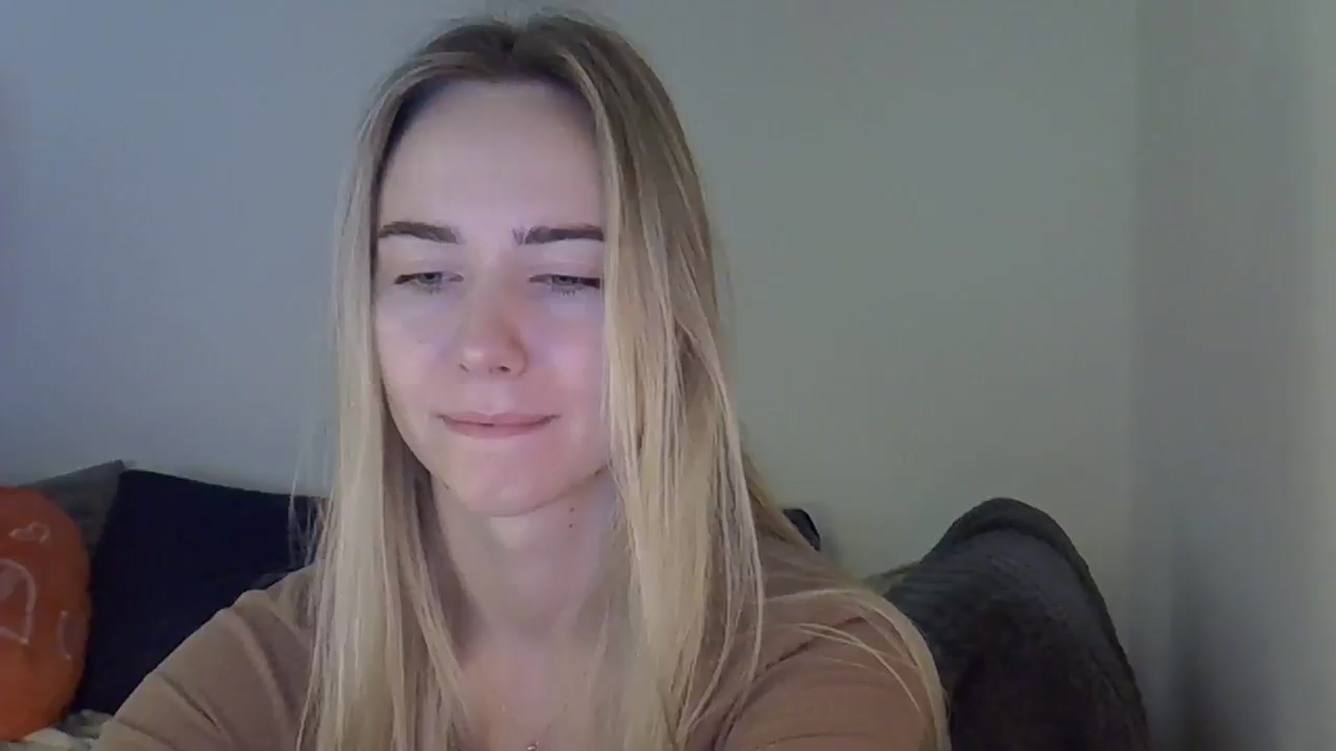 Gallery image thumbnail from Ocean__Soul's myfreecams stream on, 04/25/2025, 06:15 image 10 of 20