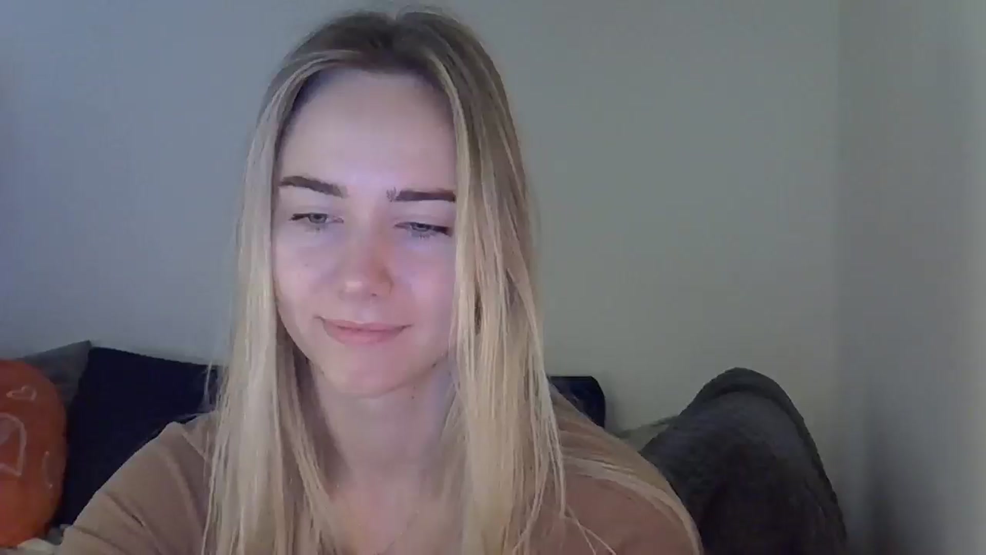 Gallery image thumbnail from Ocean__Soul's myfreecams stream on, 04/25/2025, 06:15 image 16 of 20