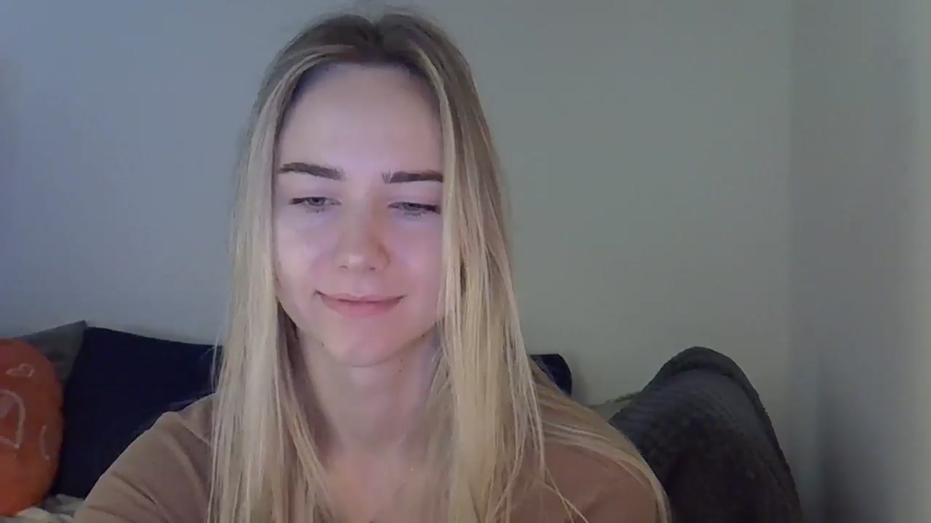 Gallery image thumbnail from Ocean__Soul's myfreecams stream on, 04/25/2025, 06:15 image 17 of 20
