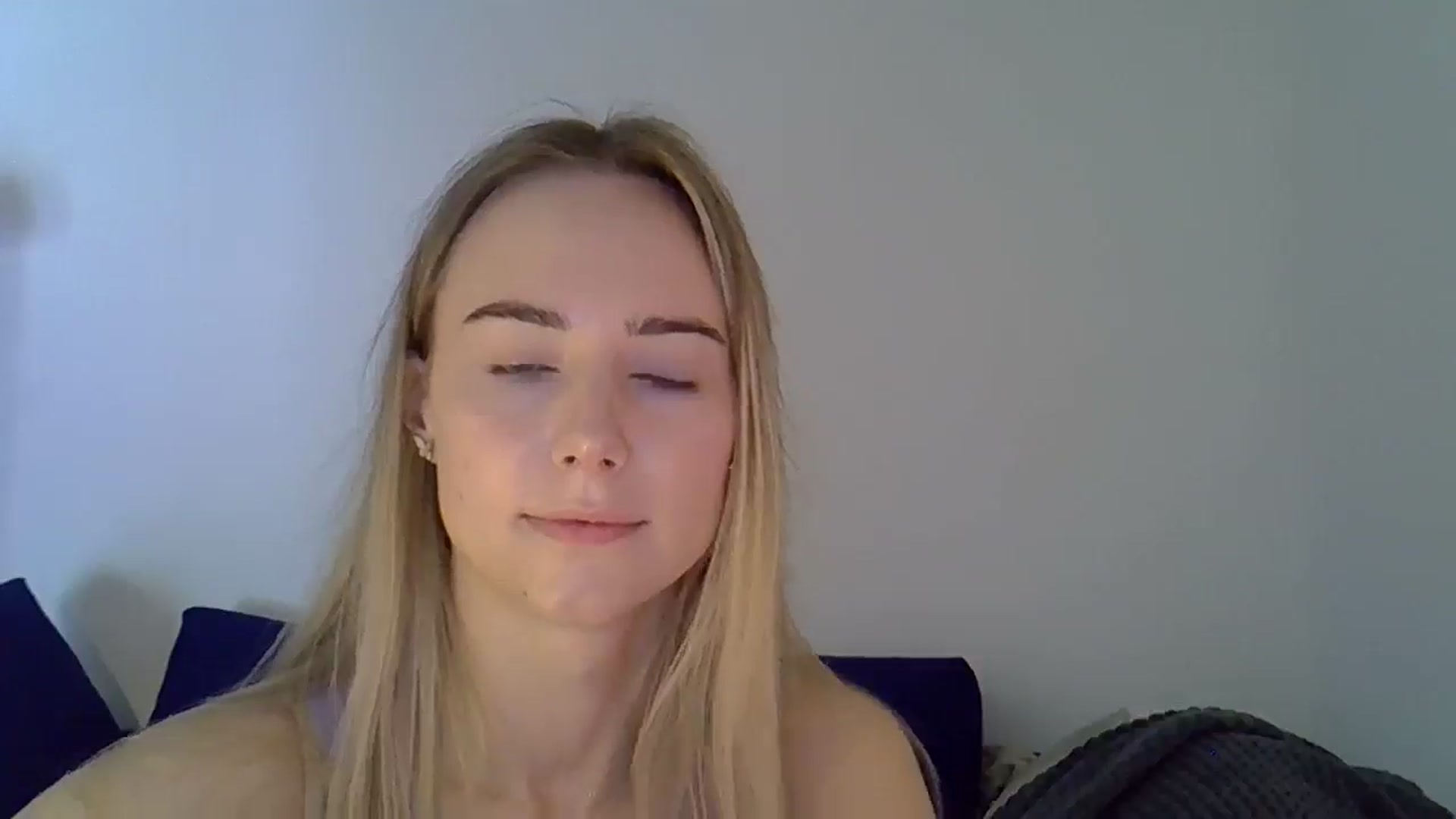 Gallery image thumbnail from Ocean__Soul's myfreecams stream on, 04/26/2025, 10:15 image 16 of 20