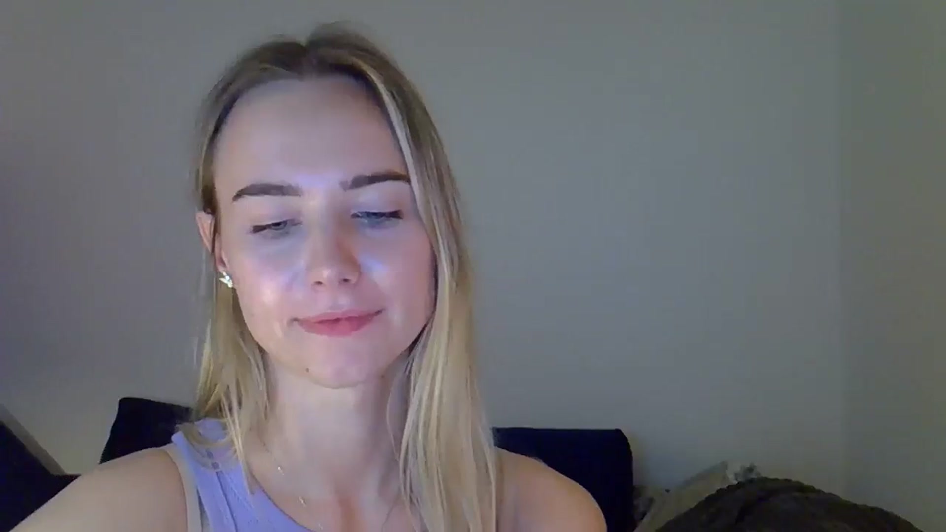 Gallery image thumbnail from Ocean__Soul's myfreecams stream on, 04/26/2025, 18:18 image 12 of 20