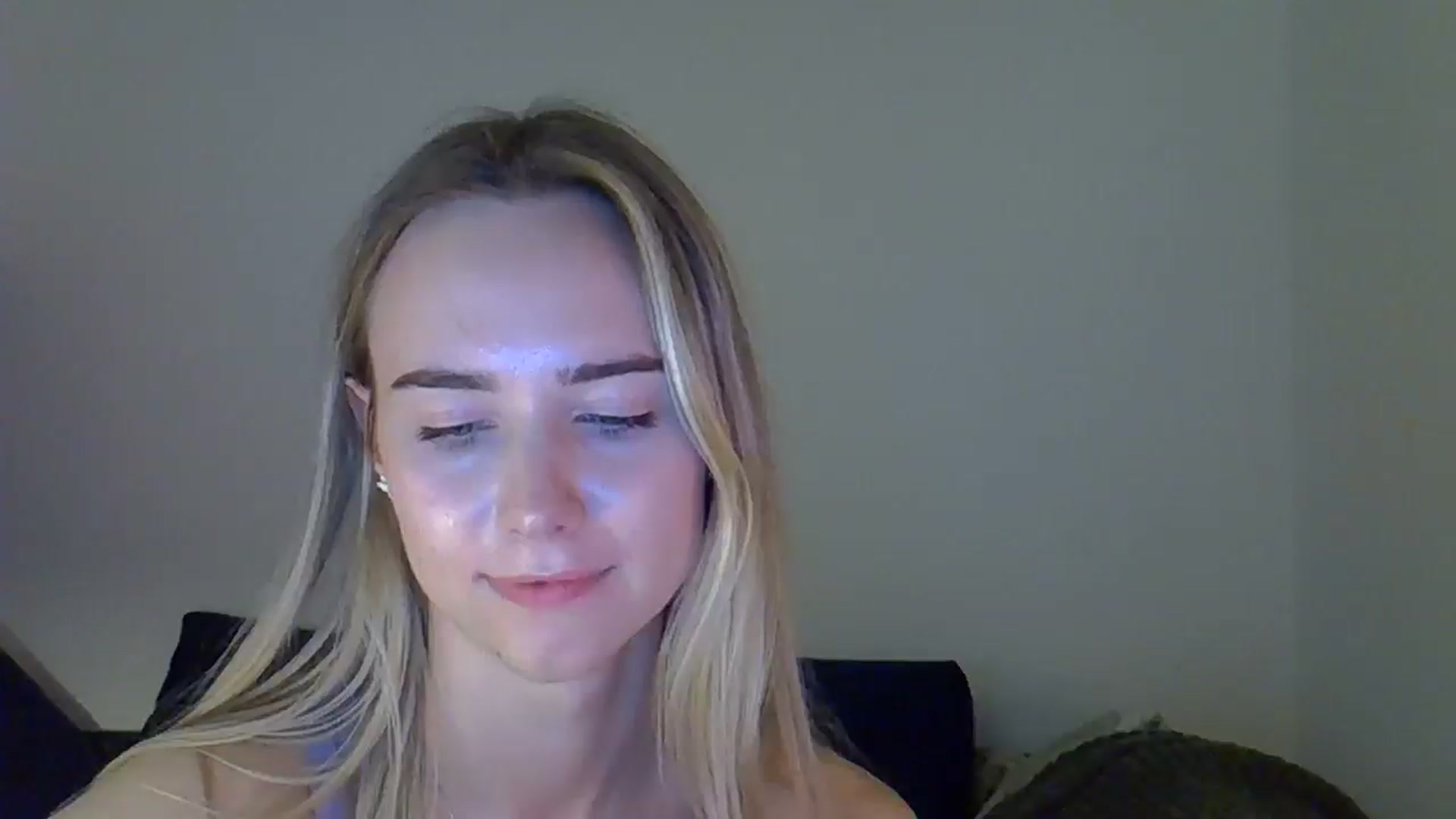 Gallery image thumbnail from Ocean__Soul's myfreecams stream on, 04/26/2025, 19:05 image 8 of 20
