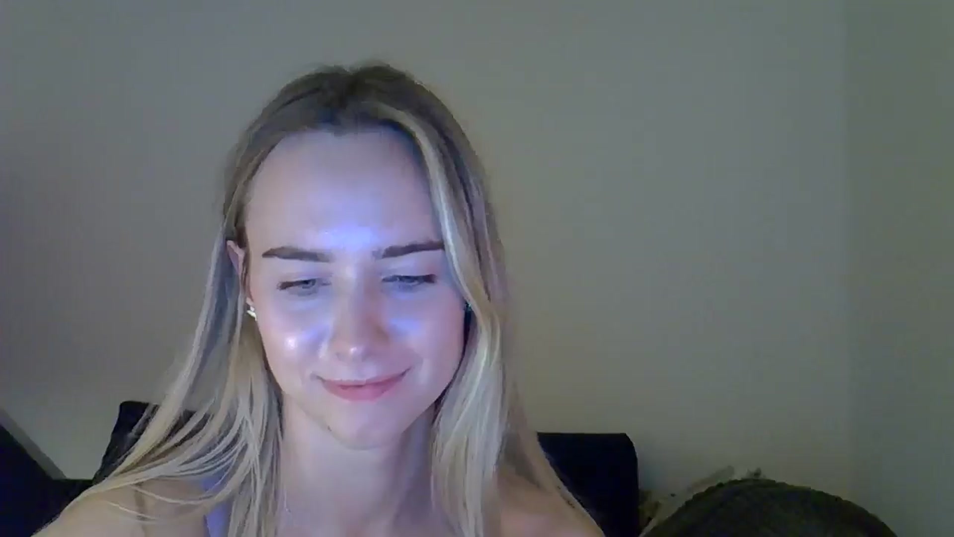 Gallery image thumbnail from Ocean__Soul's myfreecams stream on, 04/26/2025, 19:05 image 5 of 20