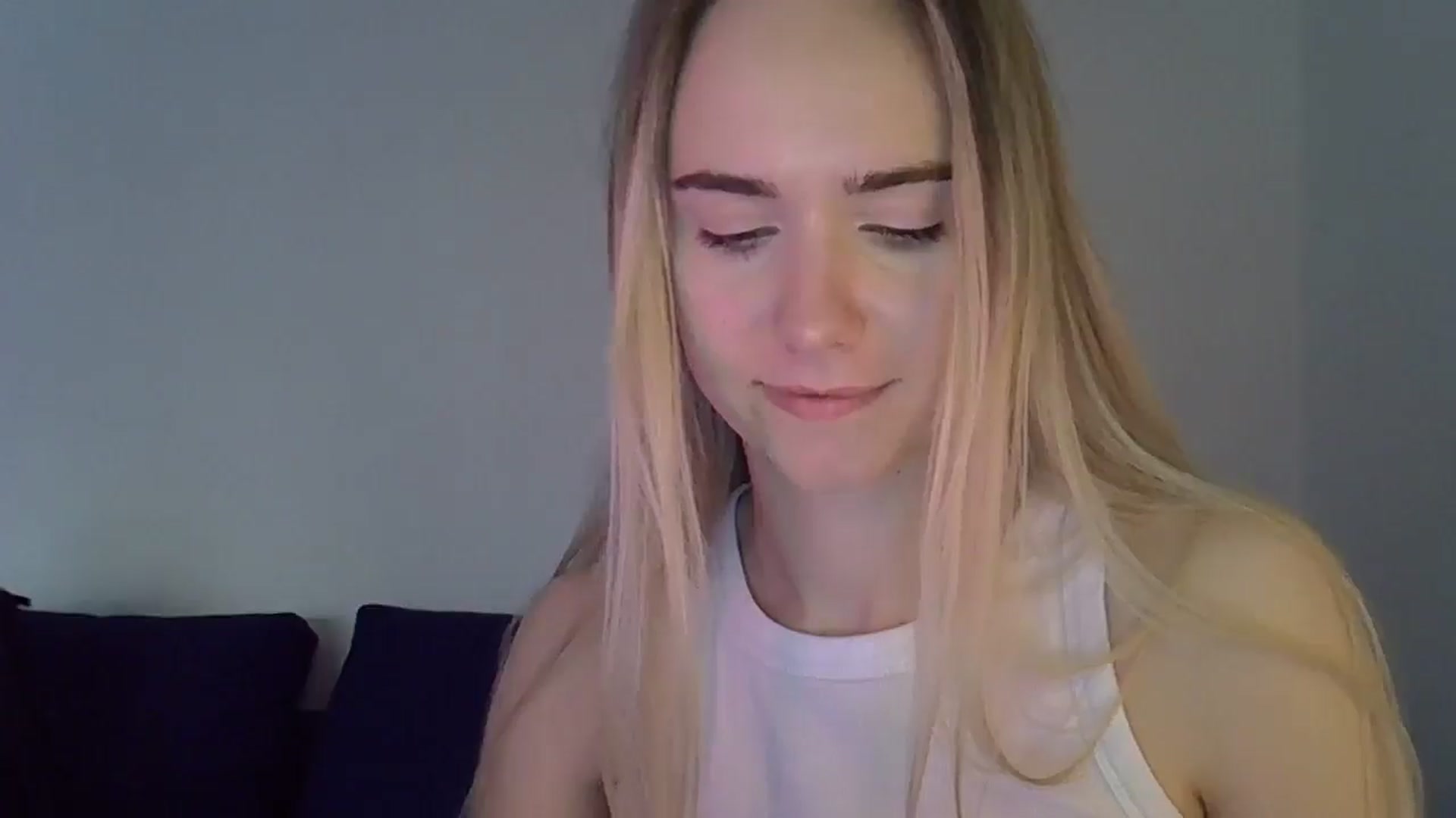 Gallery image thumbnail from Ocean__Soul's myfreecams stream on, 04/29/2025, 17:35 image 13 of 20