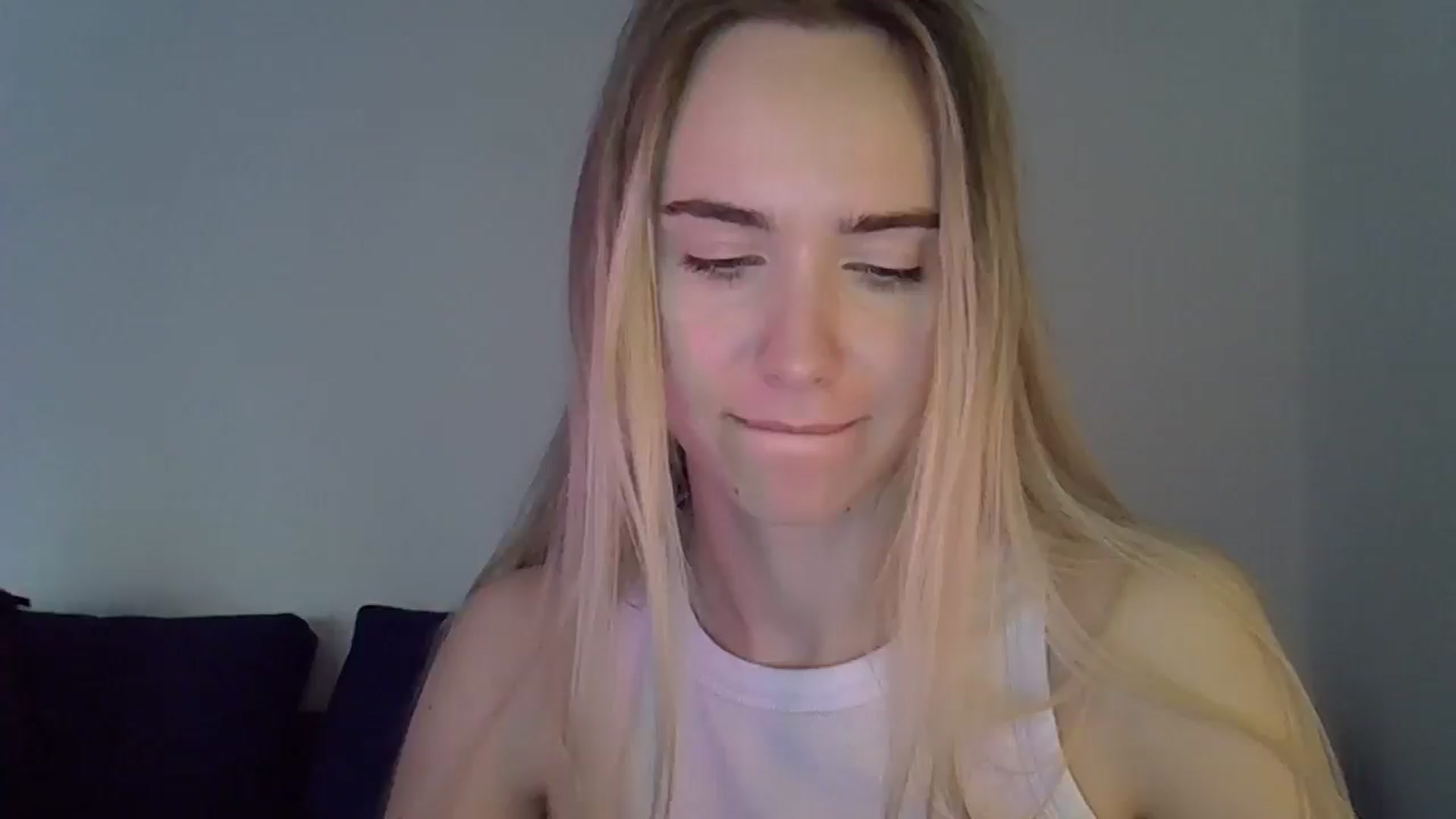 Gallery image thumbnail from Ocean__Soul's myfreecams stream on, 04/29/2025, 17:35 image 14 of 20
