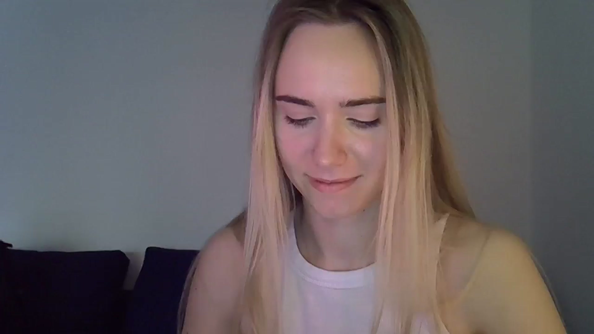 Gallery image thumbnail from Ocean__Soul's myfreecams stream on, 04/29/2025, 17:35 image 16 of 20