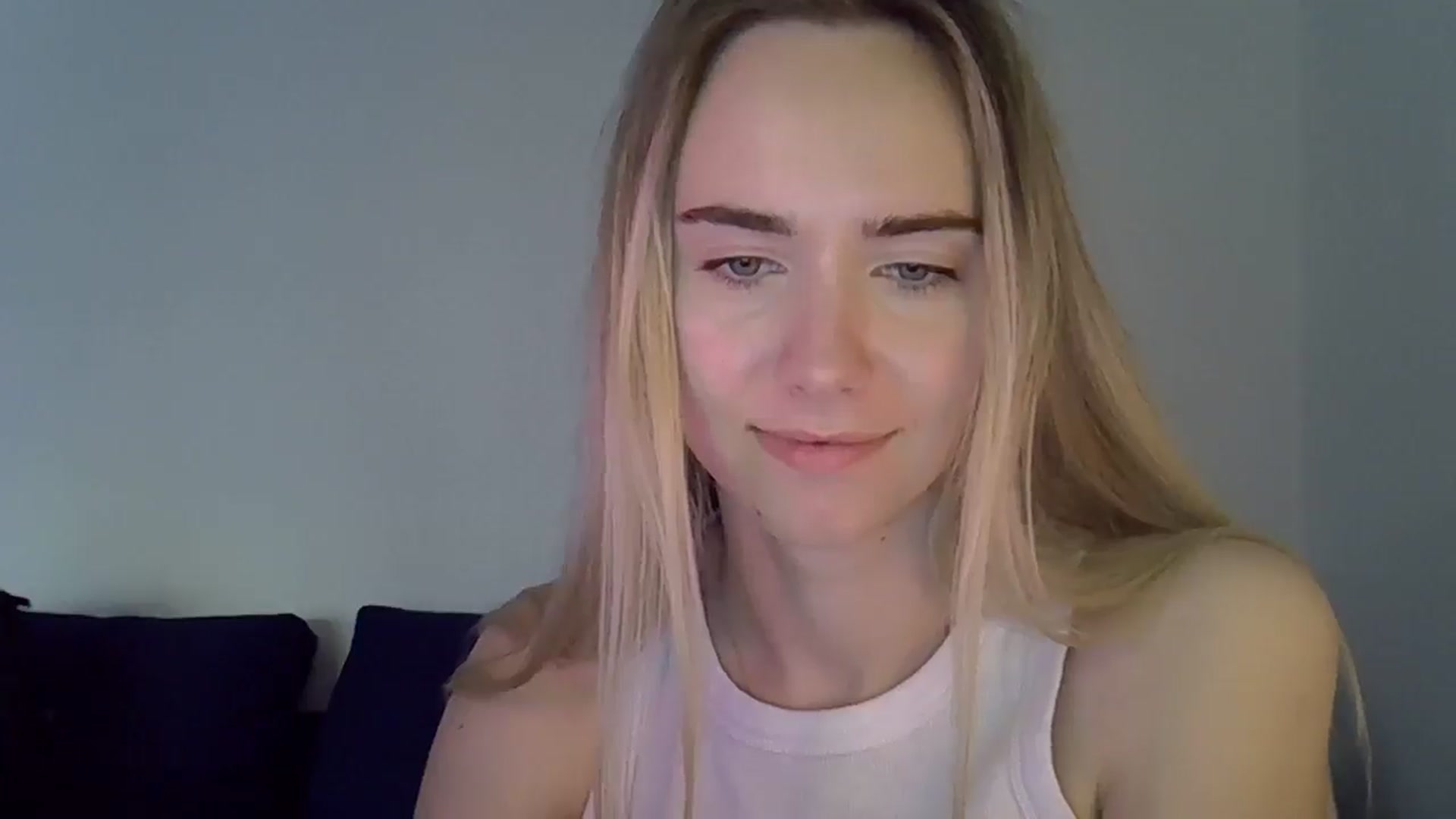 Gallery image thumbnail from Ocean__Soul's myfreecams stream on, 04/29/2025, 17:35 image 7 of 20