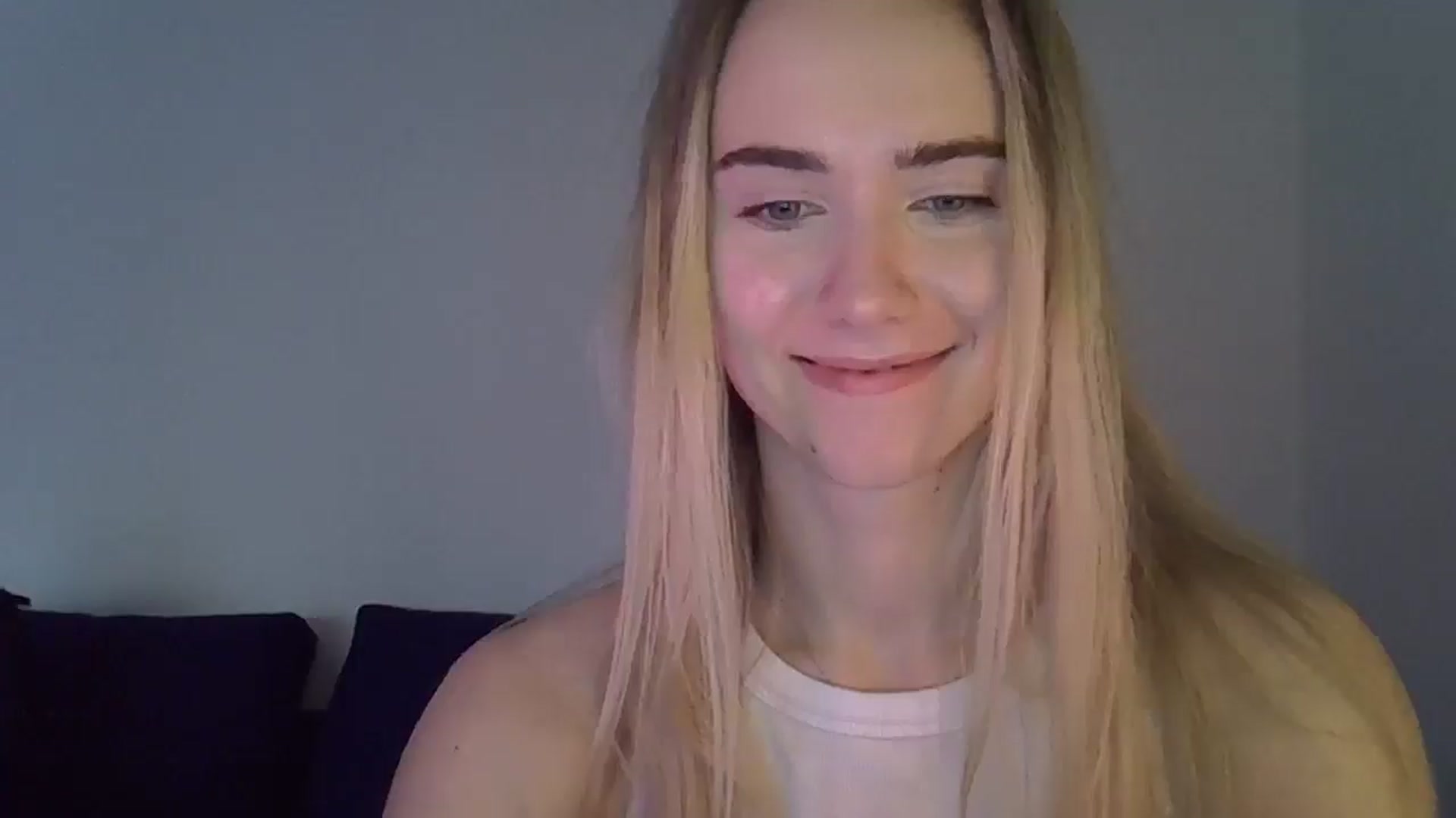 Gallery image thumbnail from Ocean__Soul's myfreecams stream on, 04/29/2025, 17:35 image 19 of 20