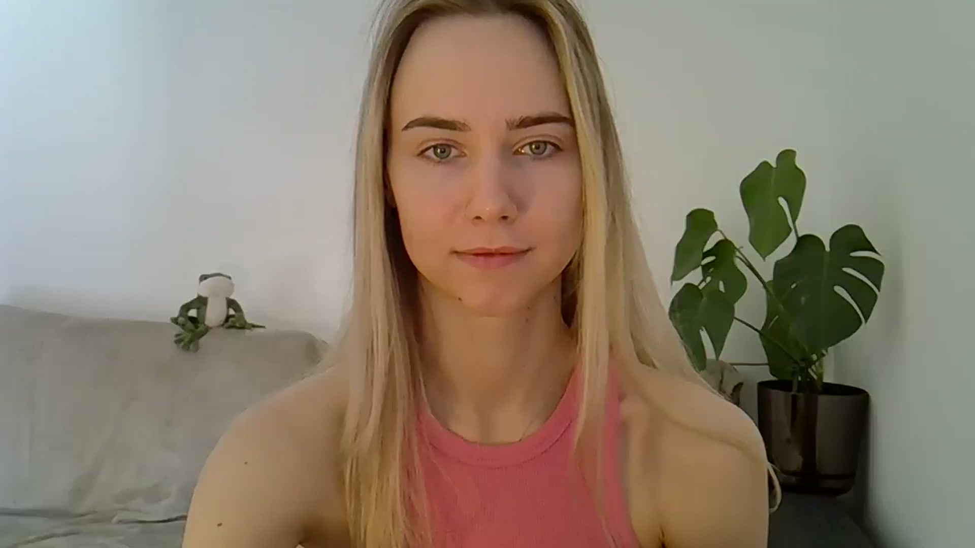 Gallery image thumbnail from Ocean__Soul's myfreecams stream on, 05/03/2025, 07:59 image 15 of 20