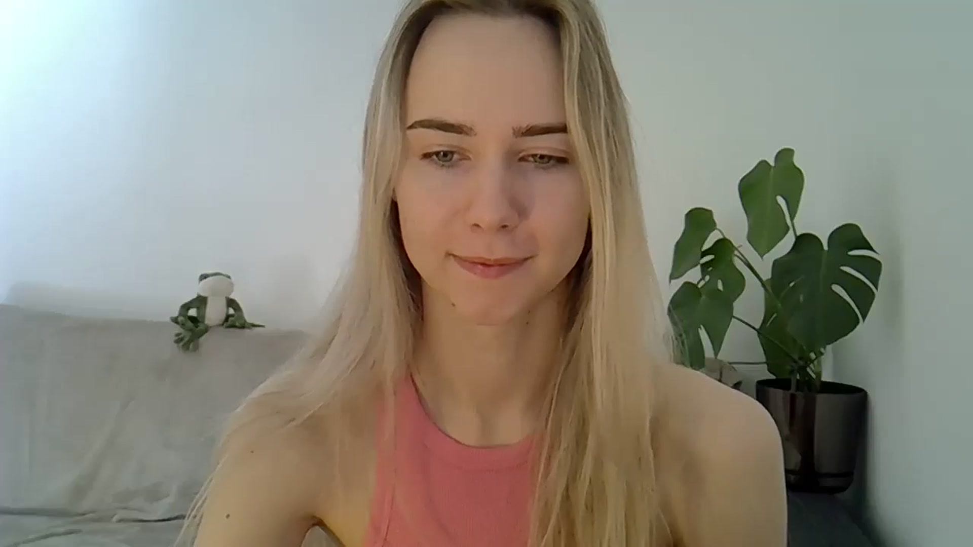 Gallery image thumbnail from Ocean__Soul's myfreecams stream on, 05/03/2025, 07:59 image 2 of 20