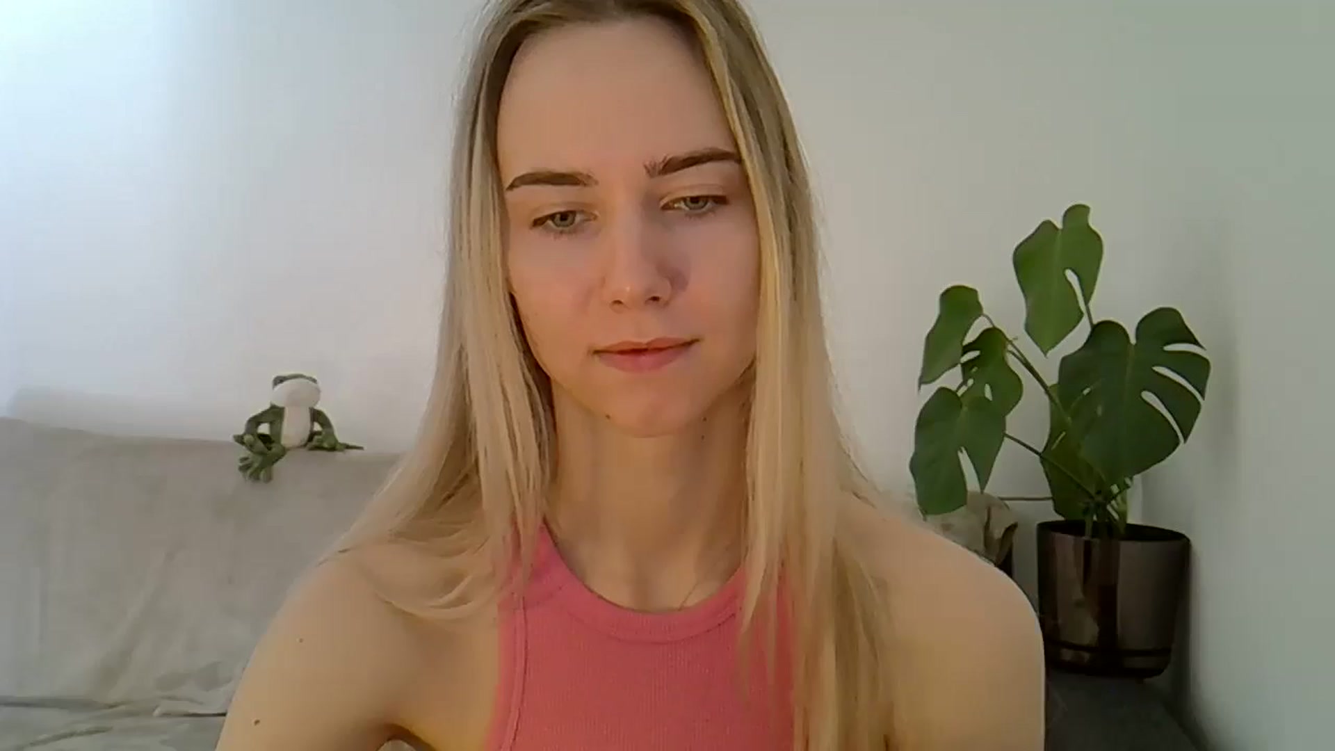 Gallery image thumbnail from Ocean__Soul's myfreecams stream on, 05/03/2025, 07:59 image 8 of 20