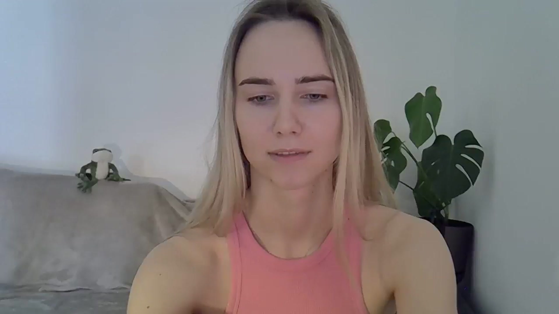 Gallery image thumbnail from Ocean__Soul's myfreecams stream on, 05/03/2025, 10:04 image 19 of 20