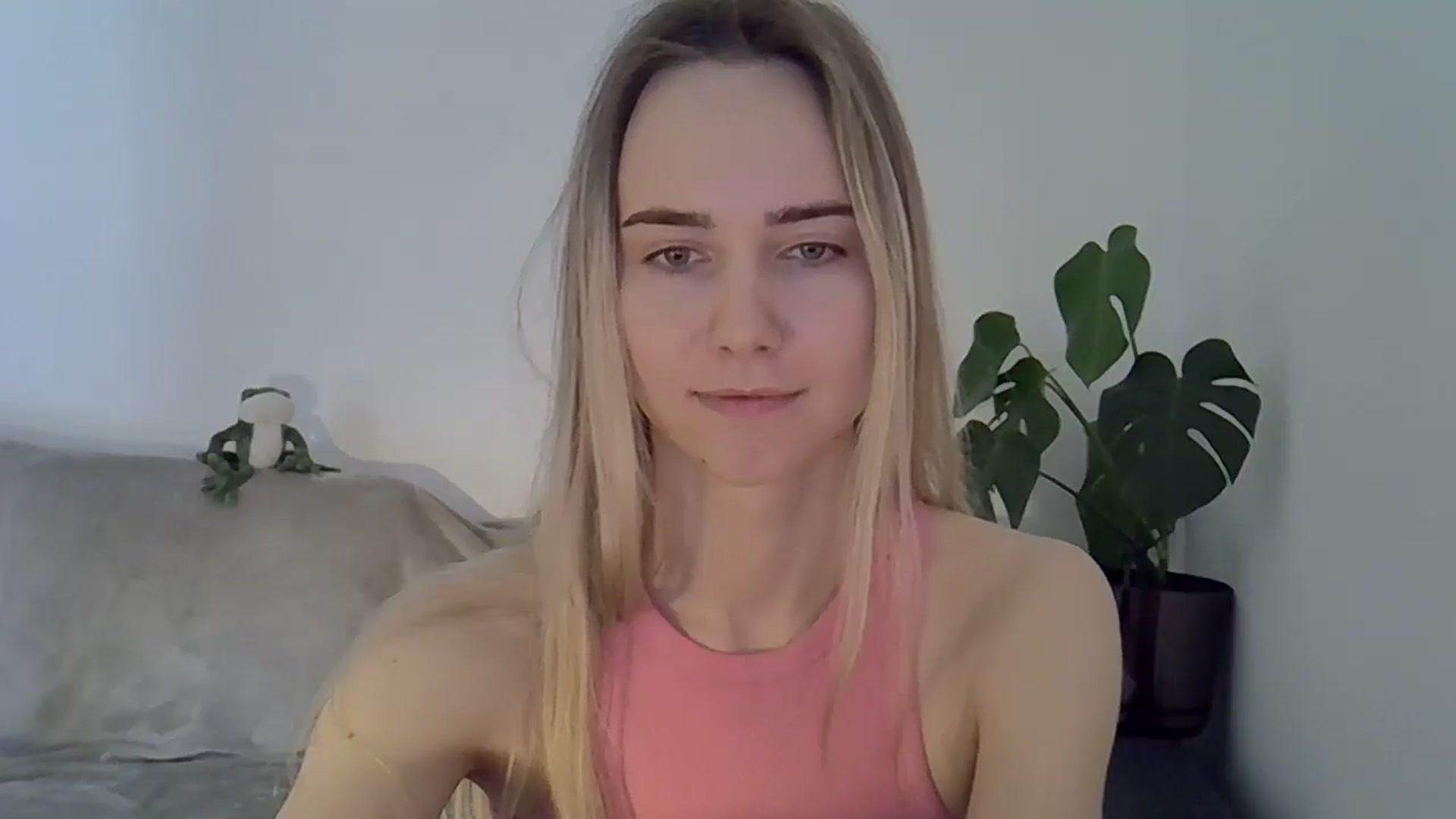 Gallery image thumbnail from Ocean__Soul's myfreecams stream on, 05/03/2025, 10:04 image 14 of 20