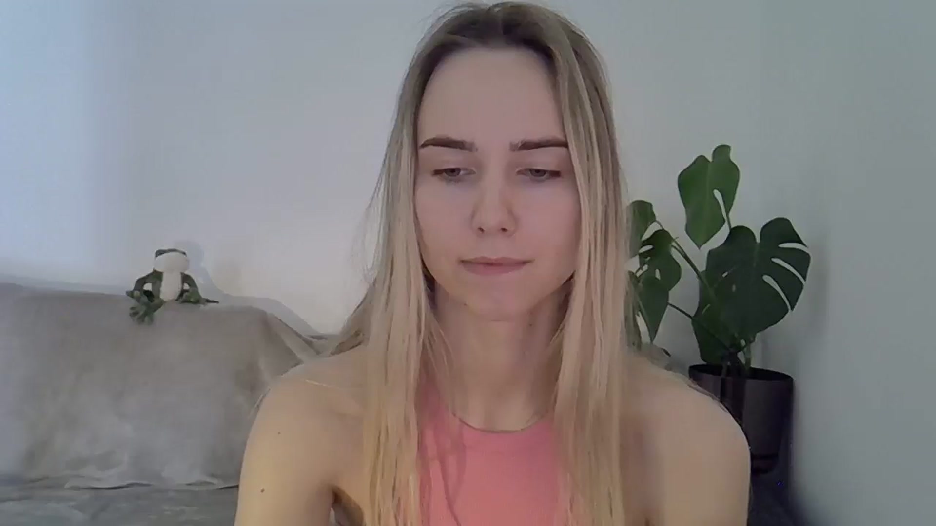 Gallery image thumbnail from Ocean__Soul's myfreecams stream on, 05/03/2025, 10:04 image 18 of 20