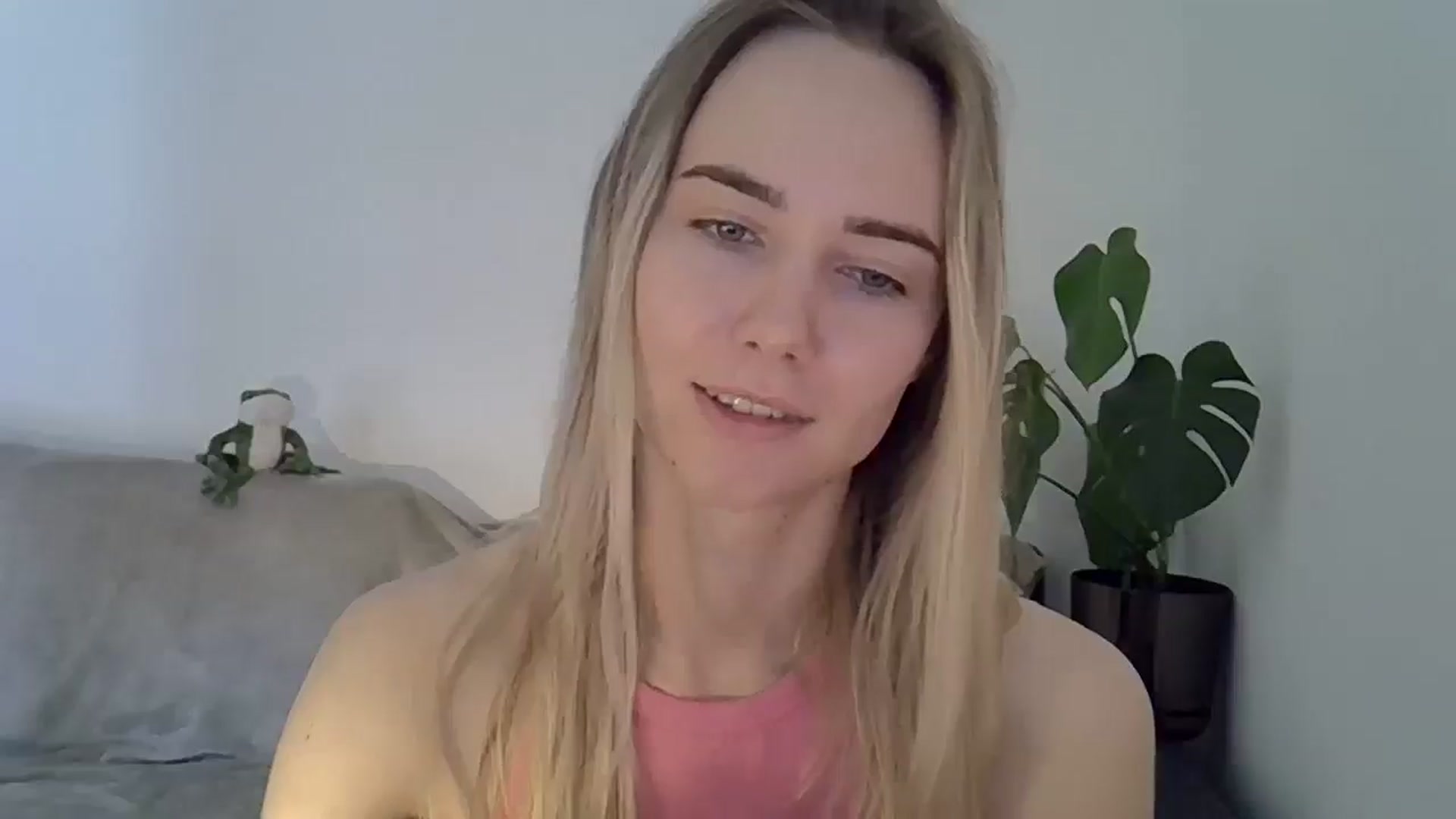 Gallery image thumbnail from Ocean__Soul's myfreecams stream on, 05/03/2025, 10:04 image 6 of 20