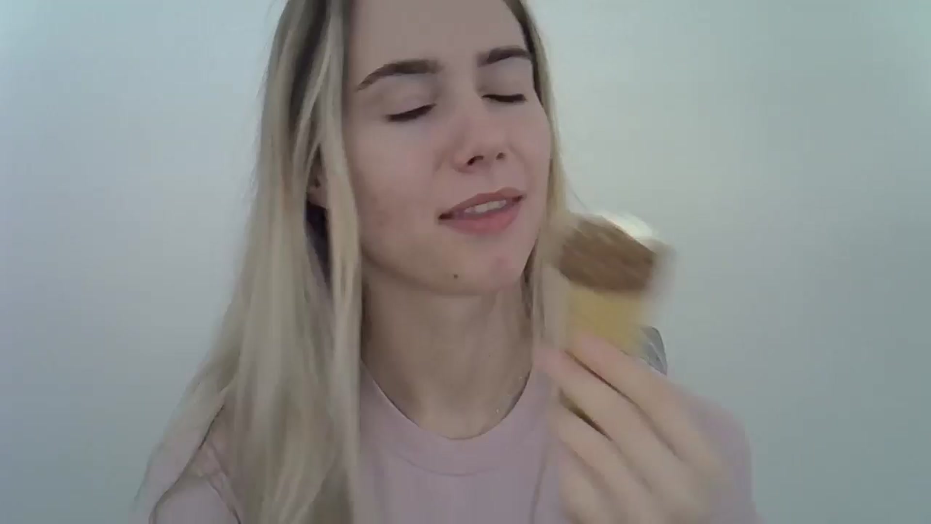 Gallery image thumbnail from Ocean__Soul's myfreecams stream on, 05/04/2025, 16:23 image 8 of 20