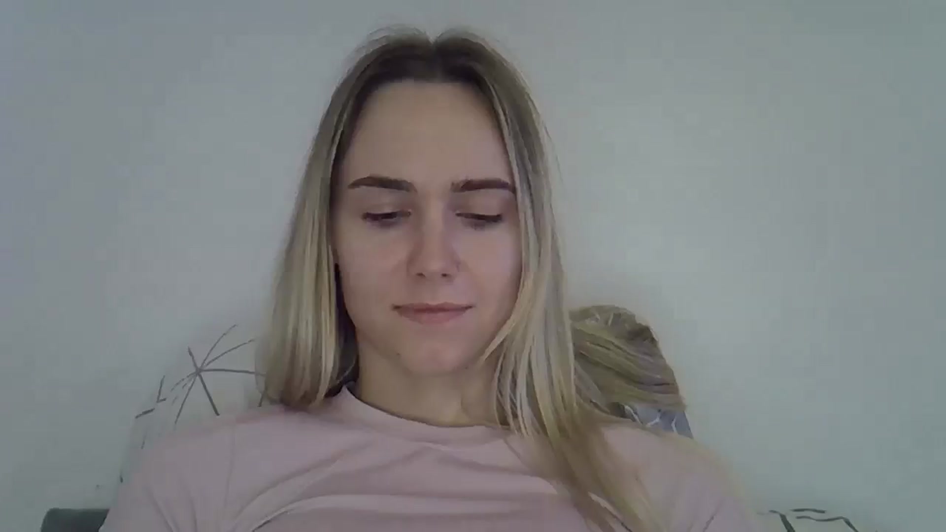 Gallery image thumbnail from Ocean__Soul's myfreecams stream on, 05/04/2025, 20:37 image 16 of 20
