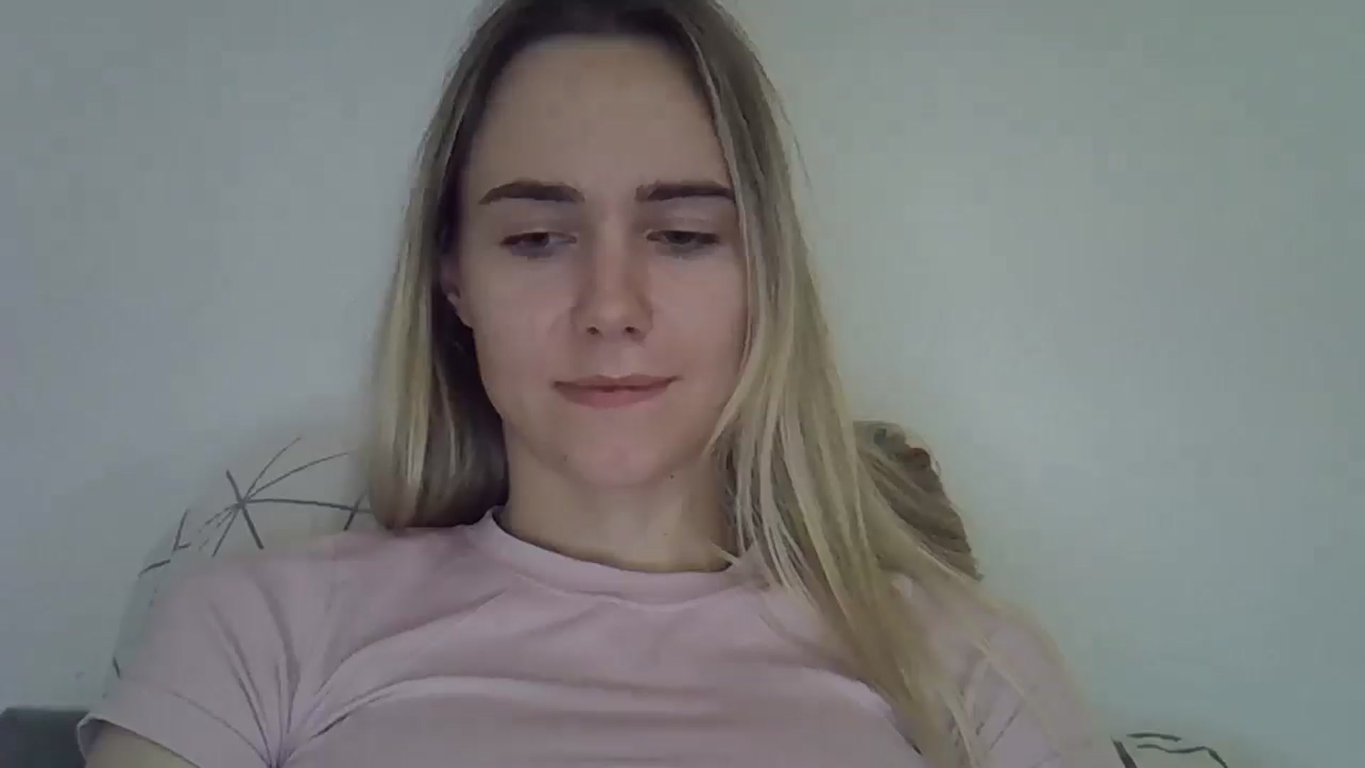 Gallery image thumbnail from Ocean__Soul's myfreecams stream on, 05/04/2025, 20:37 image 14 of 20