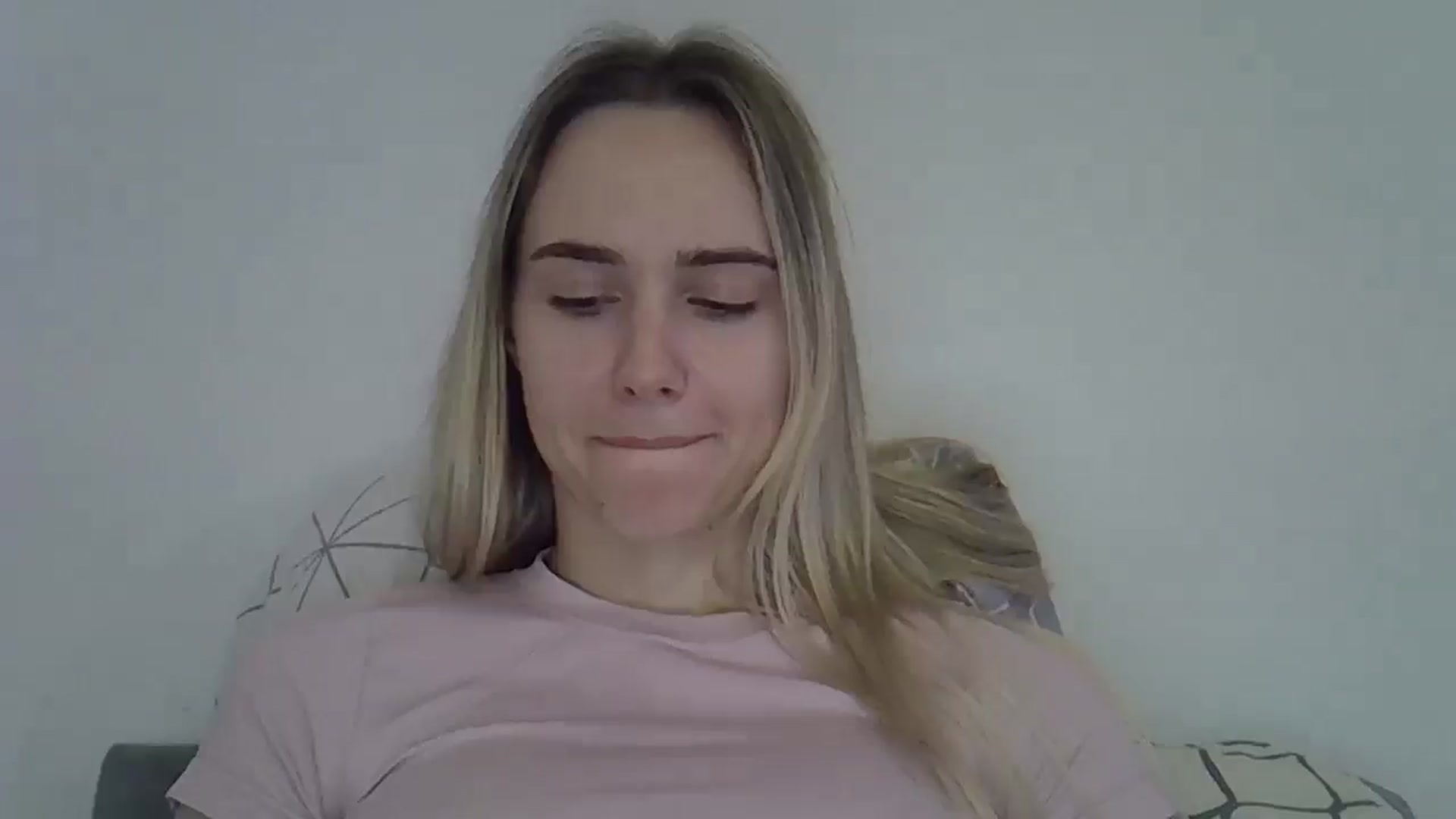 Gallery image thumbnail from Ocean__Soul's myfreecams stream on, 05/04/2025, 20:37 image 15 of 20