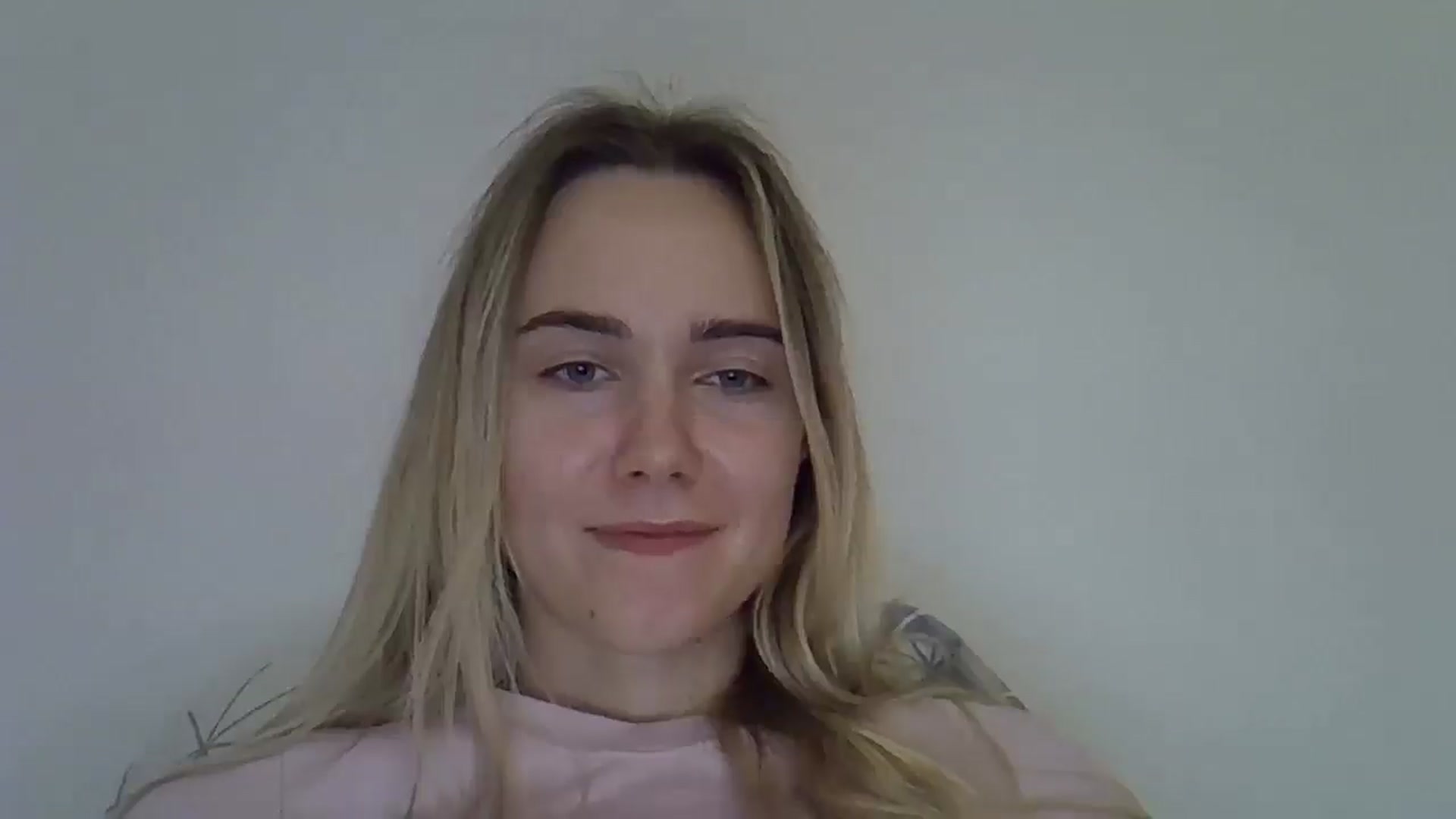 Gallery image thumbnail from Ocean__Soul's myfreecams stream on, 05/04/2025, 22:40 image 17 of 20