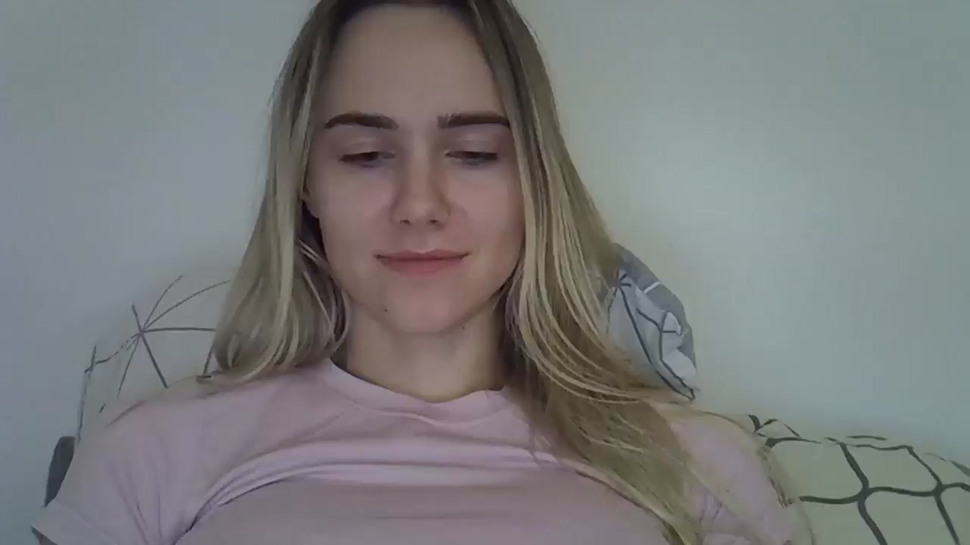 Gallery image thumbnail from Ocean__Soul's myfreecams stream on, 05/04/2025, 22:40 image 12 of 20