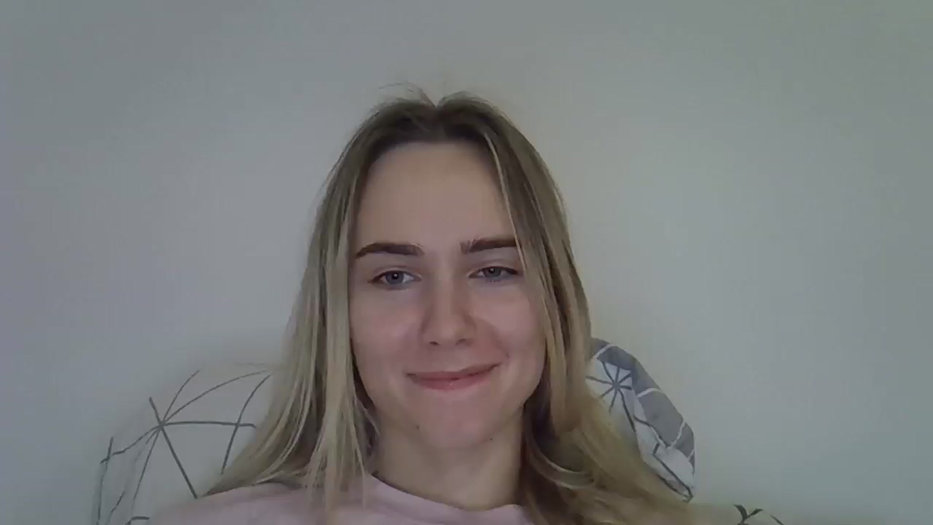 Gallery image thumbnail from Ocean__Soul's myfreecams stream on, 05/04/2025, 22:40 image 16 of 20