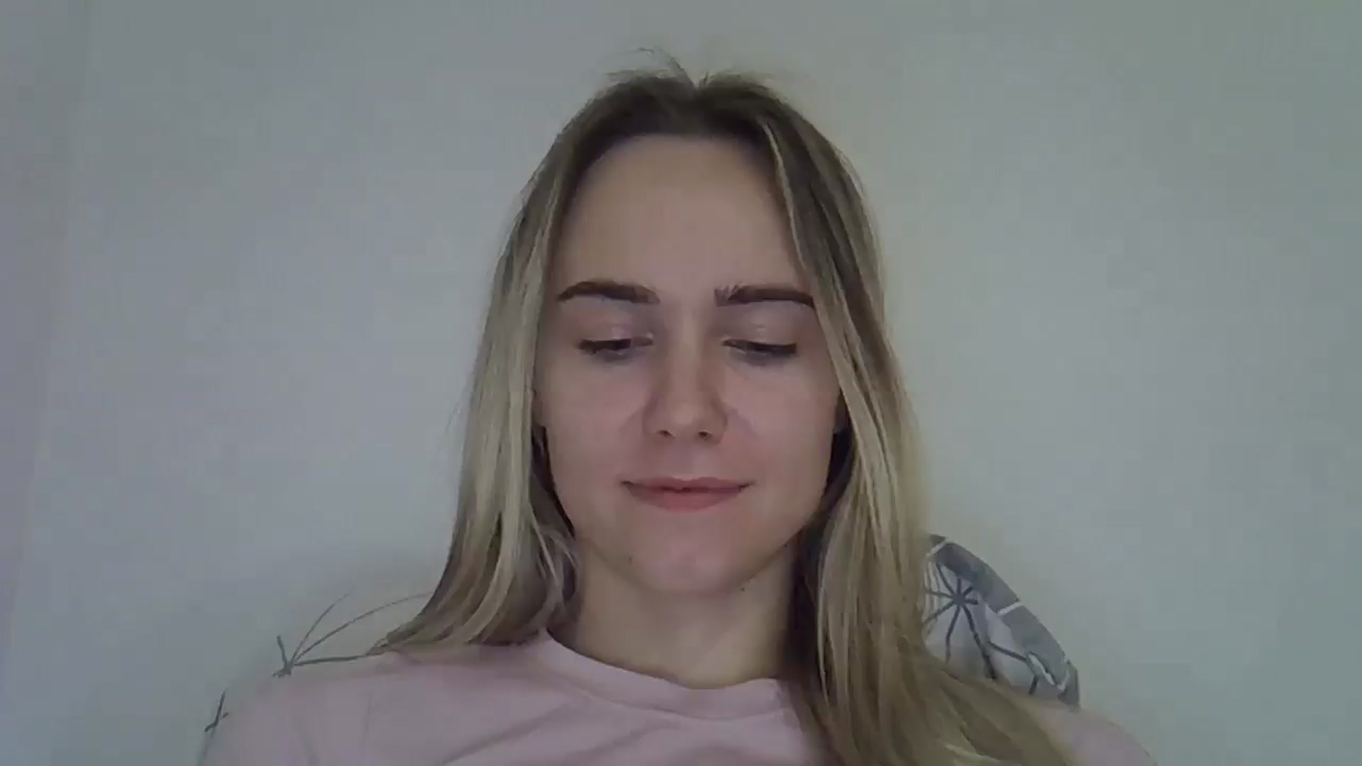 Gallery image thumbnail from Ocean__Soul's myfreecams stream on, 05/04/2025, 22:40 image 14 of 20