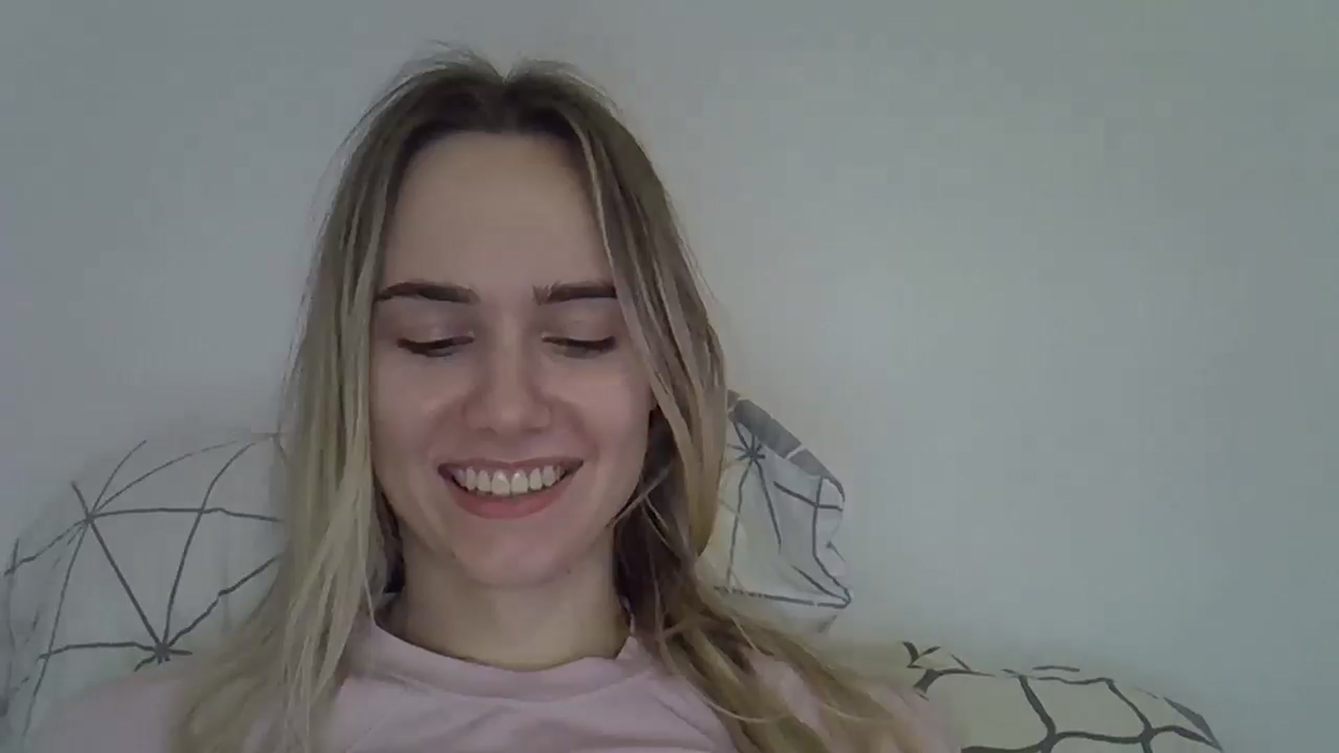 Gallery image thumbnail from Ocean__Soul's myfreecams stream on, 05/04/2025, 22:40 image 8 of 20