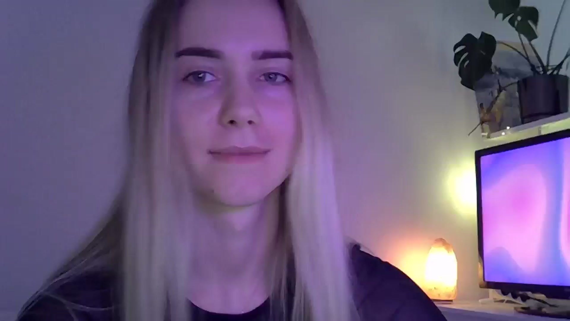 Gallery image thumbnail from Ocean__Soul's myfreecams stream on, 05/05/2025, 14:22 image 17 of 20