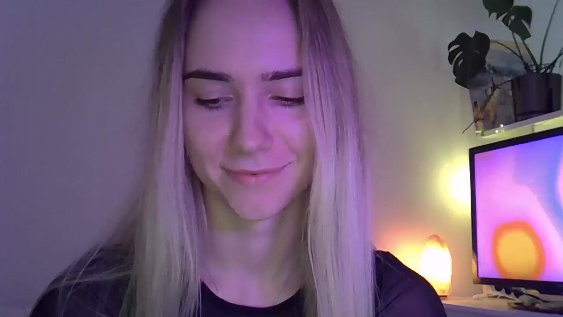 Gallery image thumbnail from Ocean__Soul's myfreecams stream on, 05/05/2025, 14:22 image 8 of 20