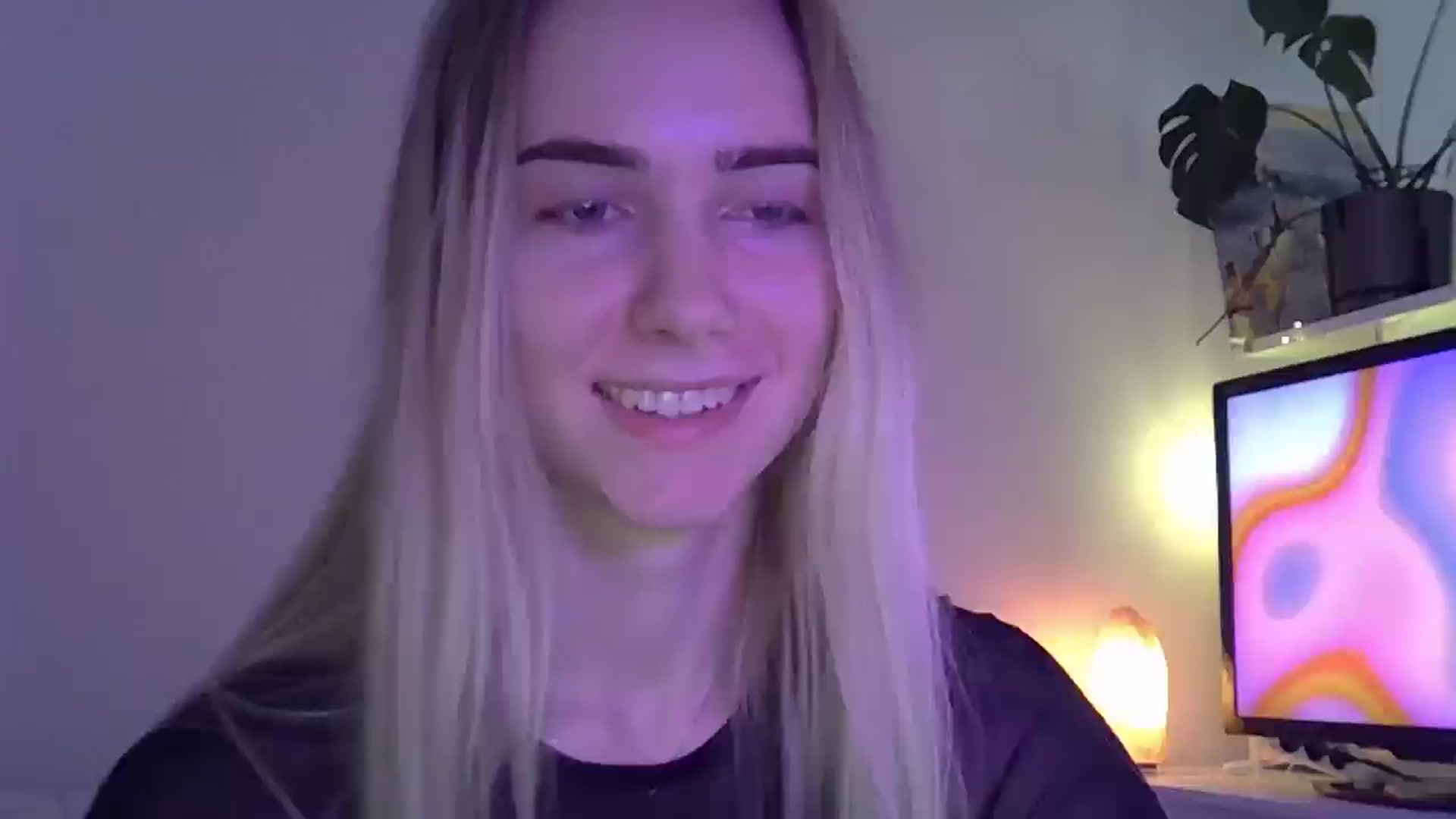 Gallery image thumbnail from Ocean__Soul's myfreecams stream on, 05/05/2025, 14:22 image 16 of 20