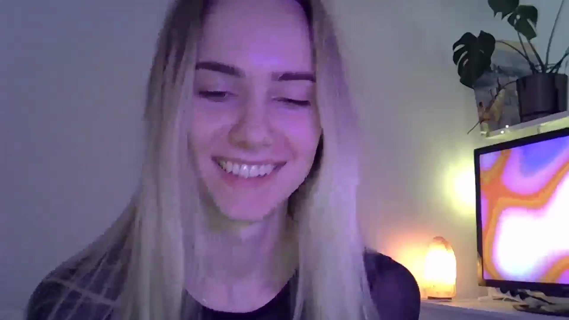 Gallery image thumbnail from Ocean__Soul's myfreecams stream on, 05/05/2025, 14:22 image 13 of 20