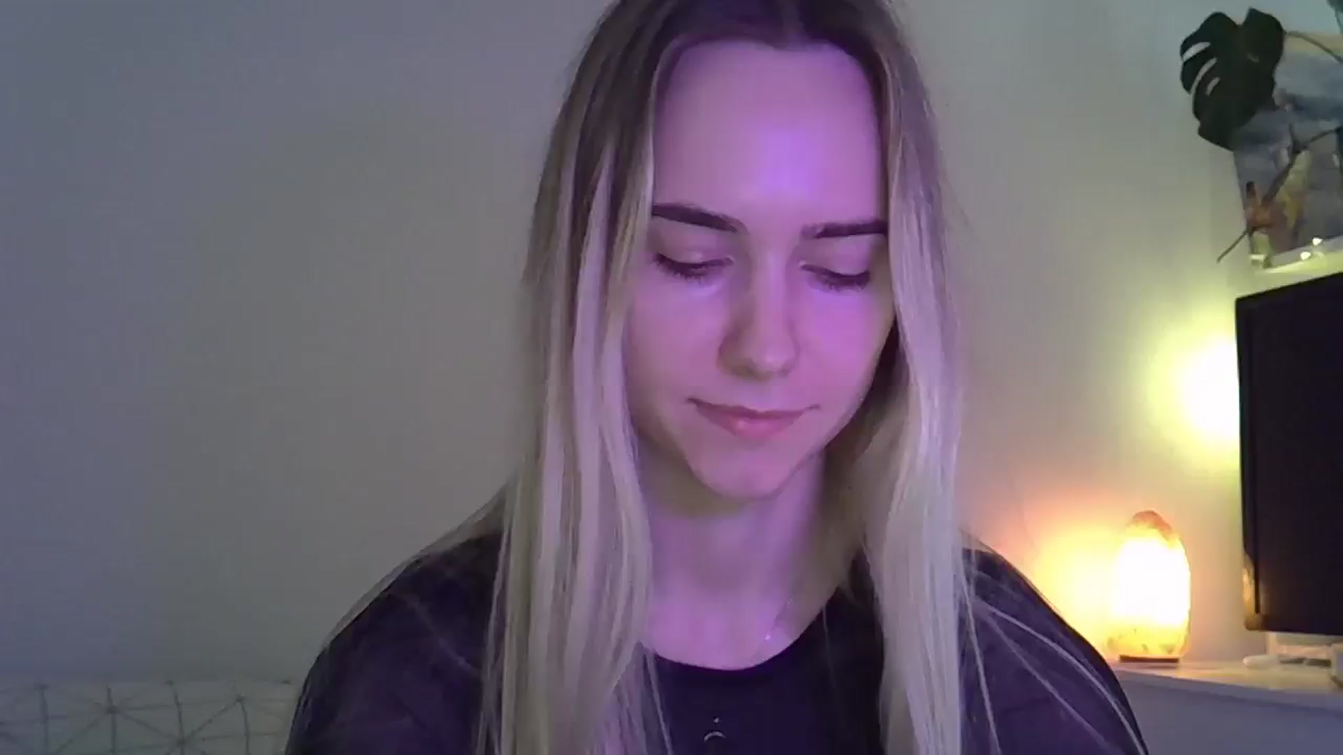 Gallery image thumbnail from Ocean__Soul's myfreecams stream on, 05/05/2025, 15:48 image 19 of 20