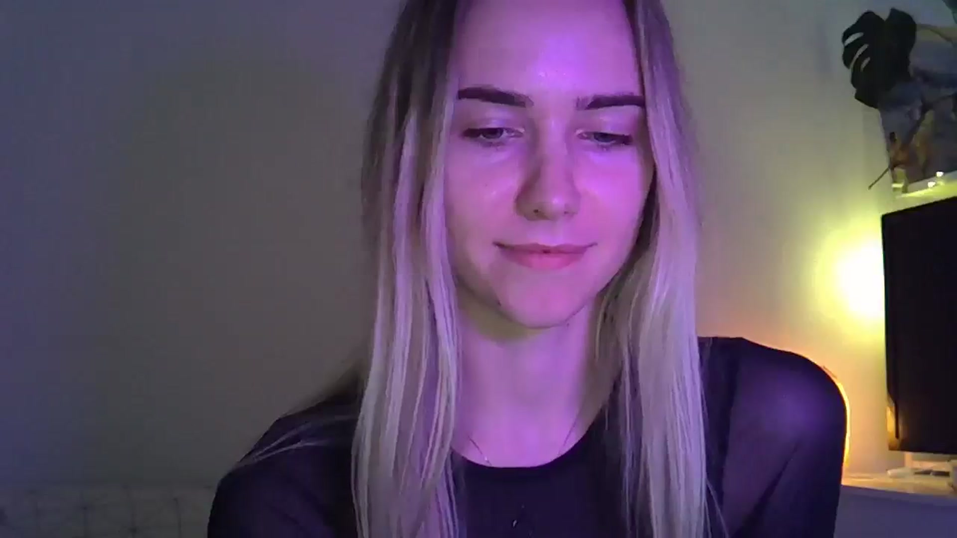 Gallery image thumbnail from Ocean__Soul's myfreecams stream on, 05/05/2025, 17:17 image 11 of 20