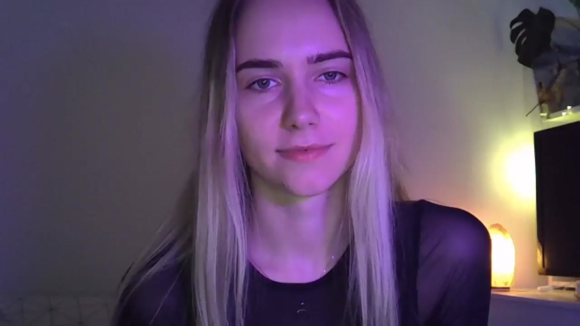 Gallery image thumbnail from Ocean__Soul's myfreecams stream on, 05/05/2025, 17:17 image 15 of 20