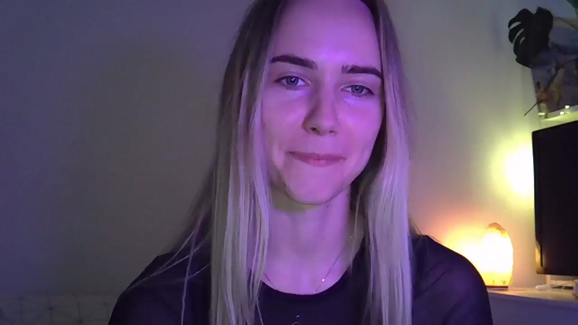 Gallery image thumbnail from Ocean__Soul's myfreecams stream on, 05/05/2025, 17:17 image 14 of 20