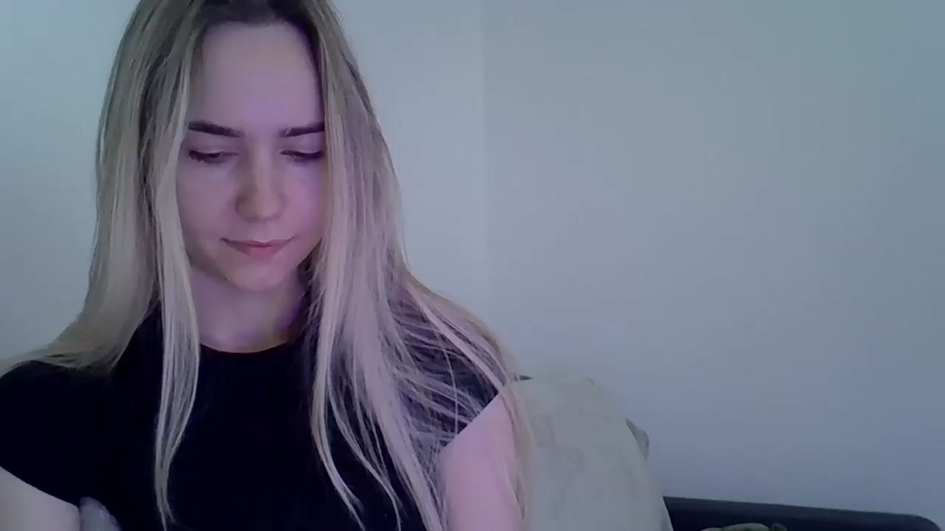 Gallery image thumbnail from Ocean__Soul's myfreecams stream on, 05/10/2025, 12:46 image 4 of 20