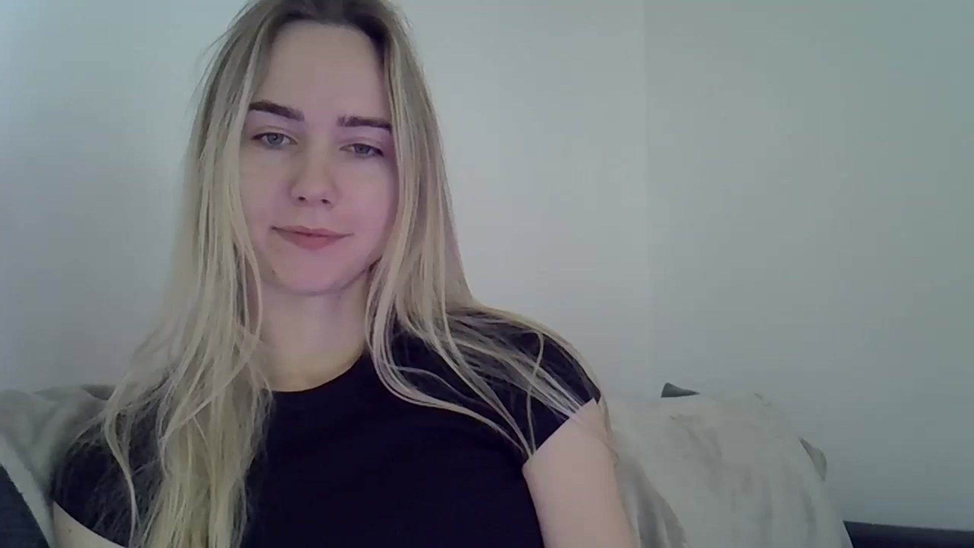 Gallery image thumbnail from Ocean__Soul's myfreecams stream on, 05/10/2025, 12:46 image 14 of 20