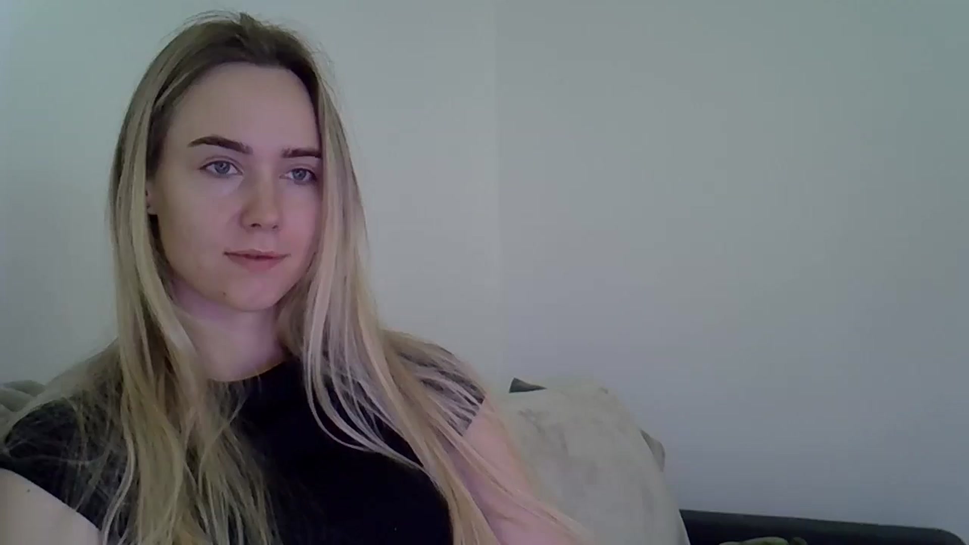 Gallery image thumbnail from Ocean__Soul's myfreecams stream on, 05/10/2025, 12:46 image 7 of 20