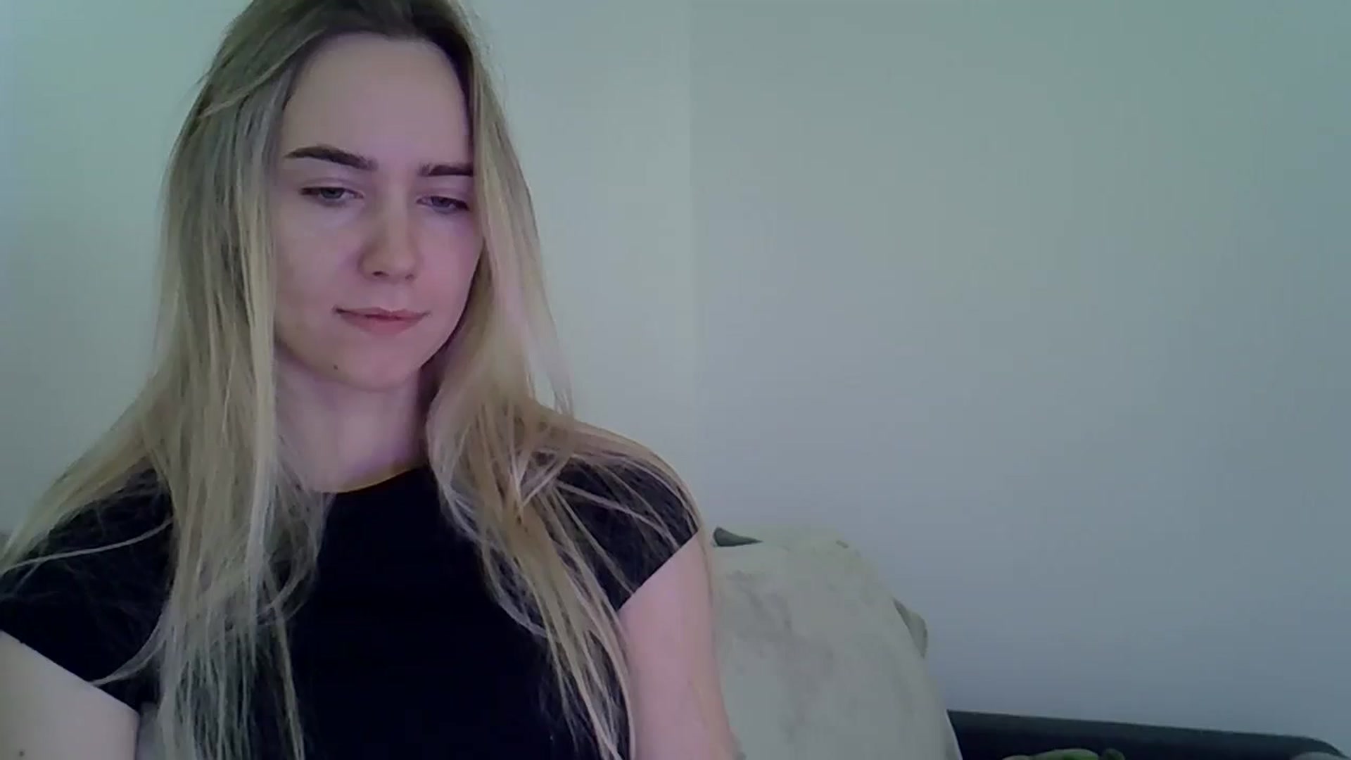 Gallery image thumbnail from Ocean__Soul's myfreecams stream on, 05/10/2025, 12:46 image 5 of 20